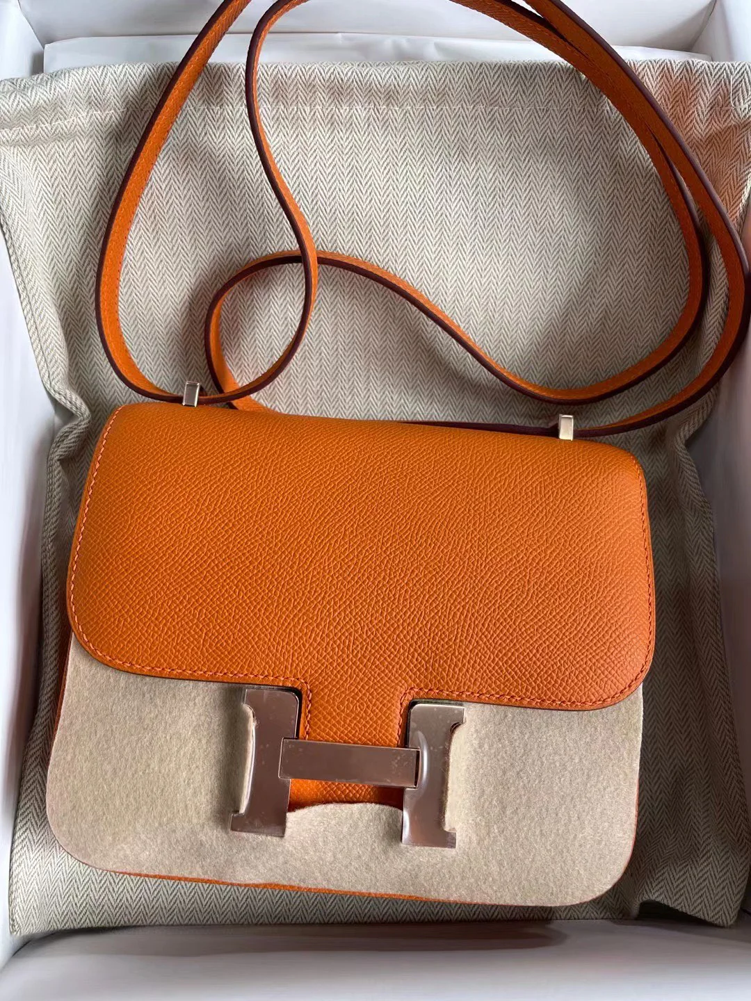 Hermes Constance 19 Оранжевая серебряная пряжка