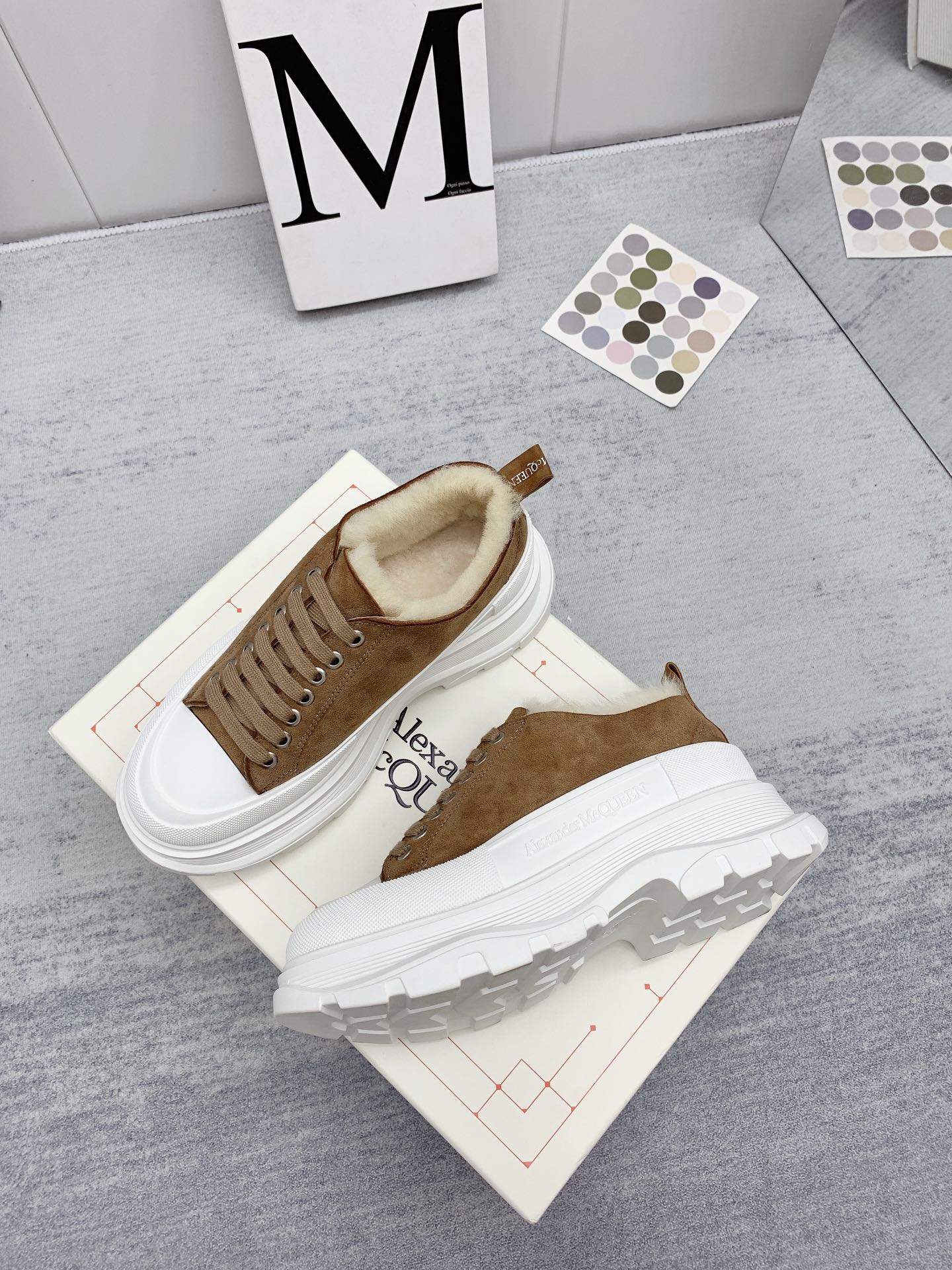 McQueen - Кроссовки с меховой отделкой - Модель унисекс