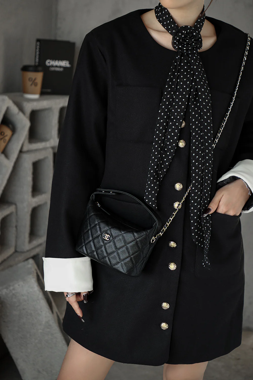 Chanel 25c - Средняя длина, телячья кожа - Сумка для ланча - Черная с золотой фурнитурой