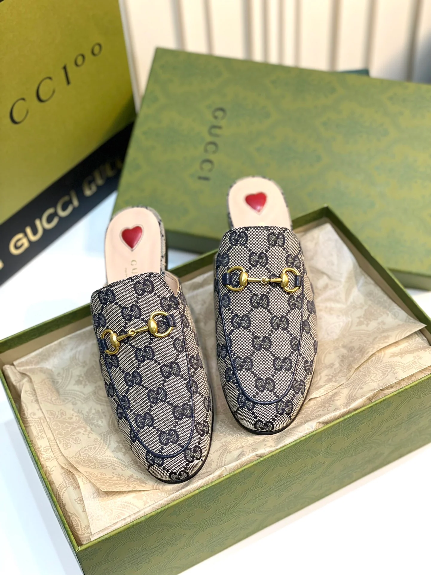 Gucci - Закрытые домашние тапочки