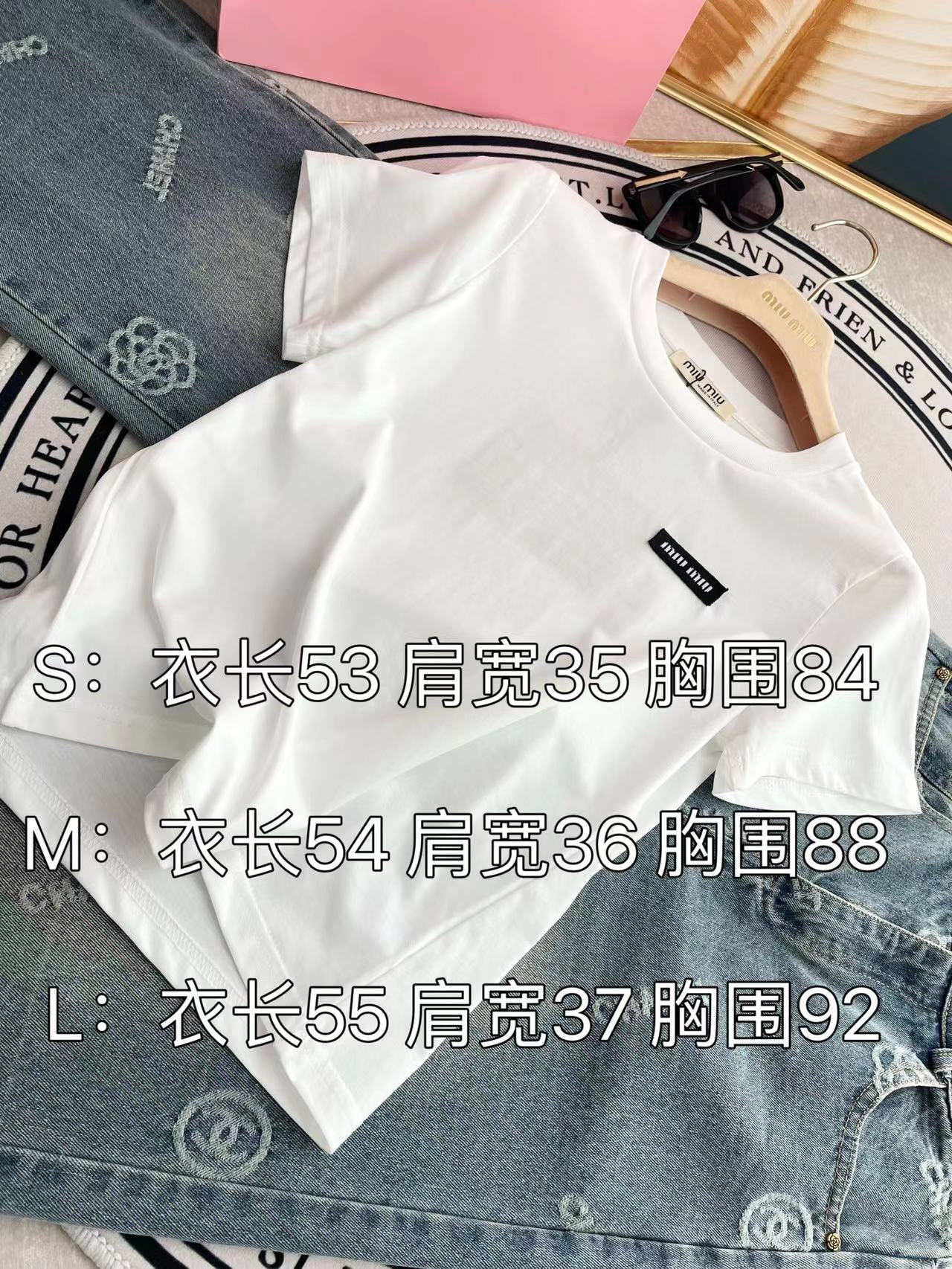 Miu Miu-2404 - Простая футболка с коротким рукавом и буквенным принтом