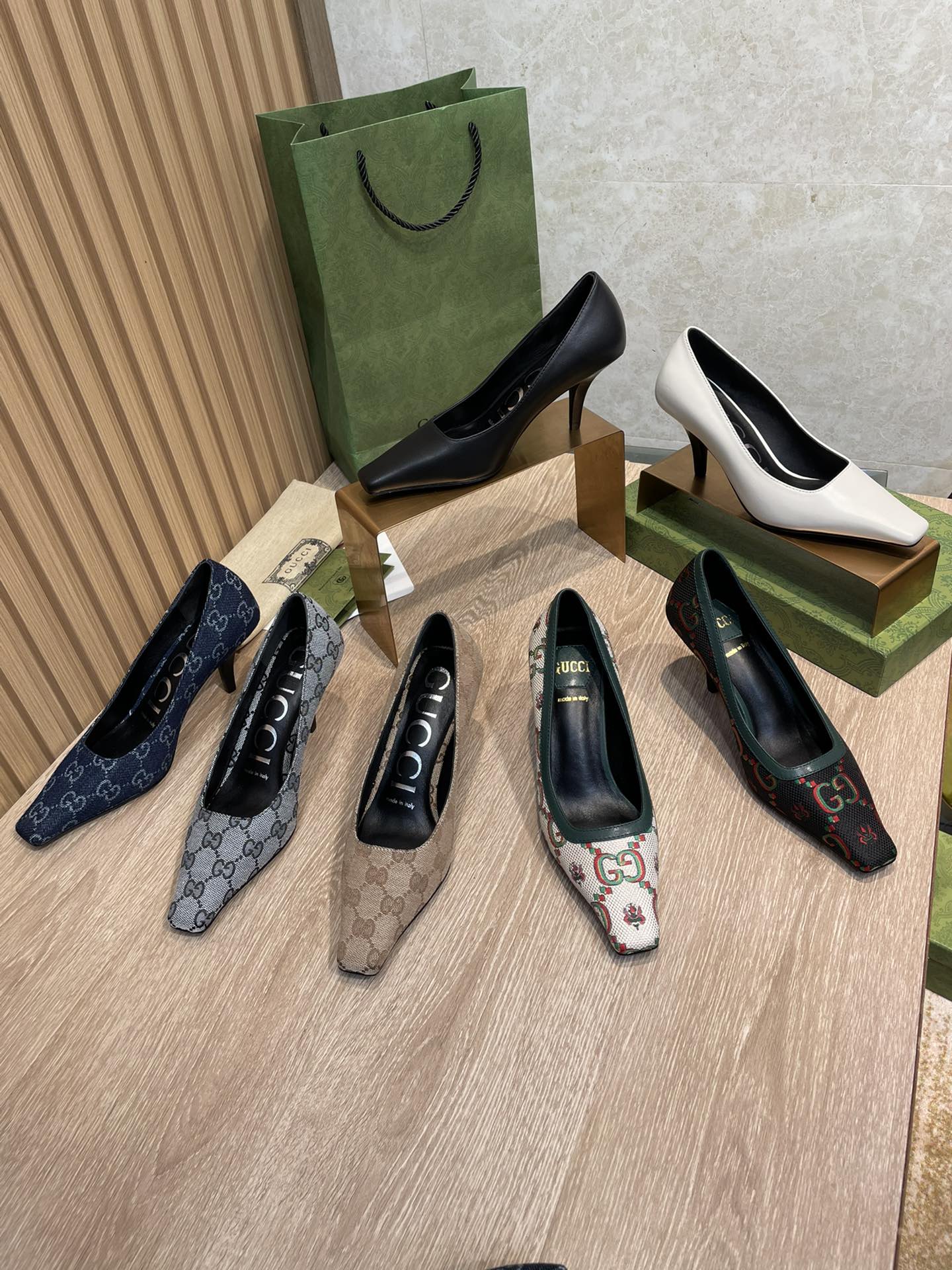 Туфли-шпильки Gucci 22ss с квадратным носком - изображение из коллекции