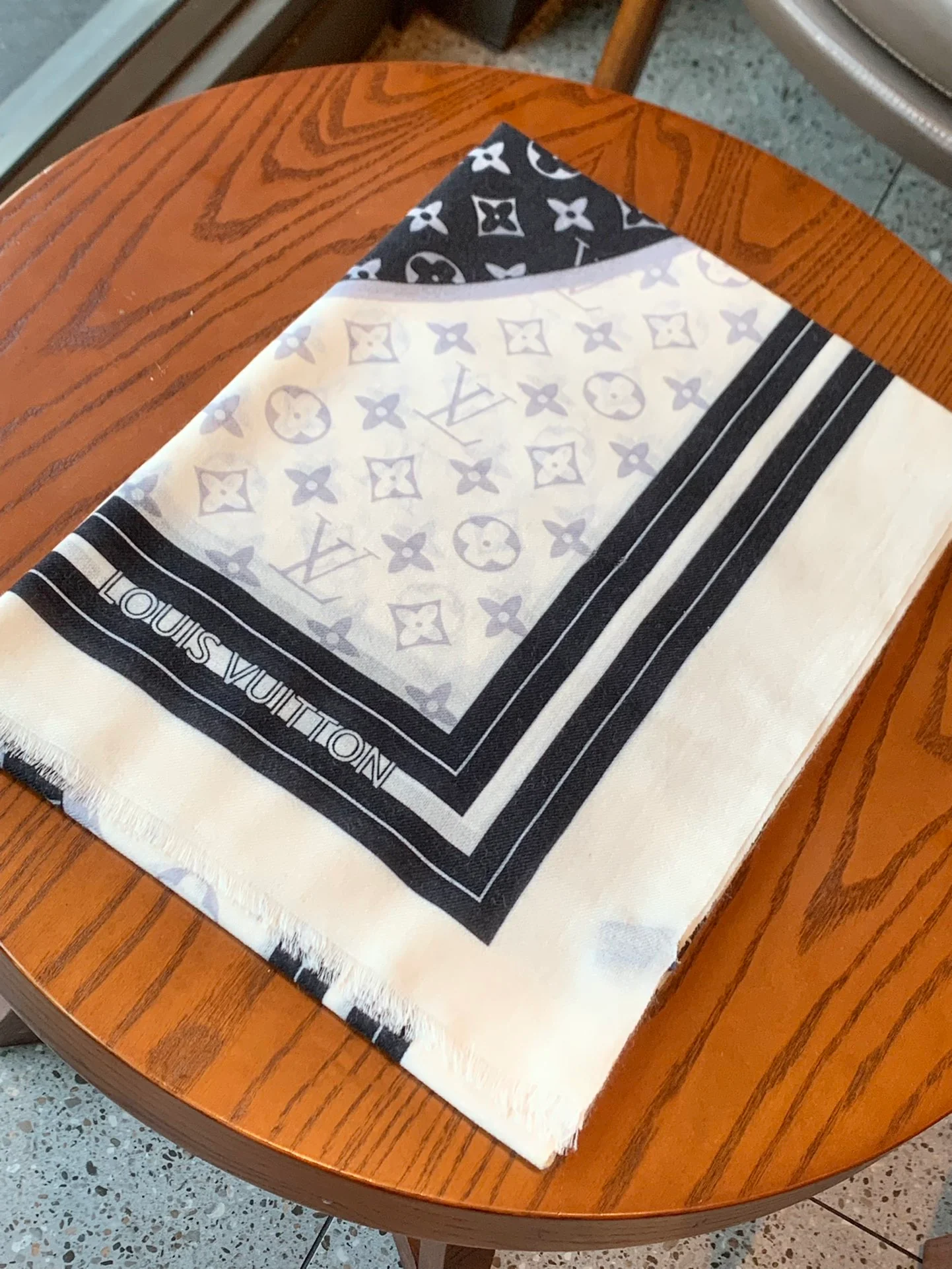 Длинный кашемировый шарф LV - 100-200 см - белый