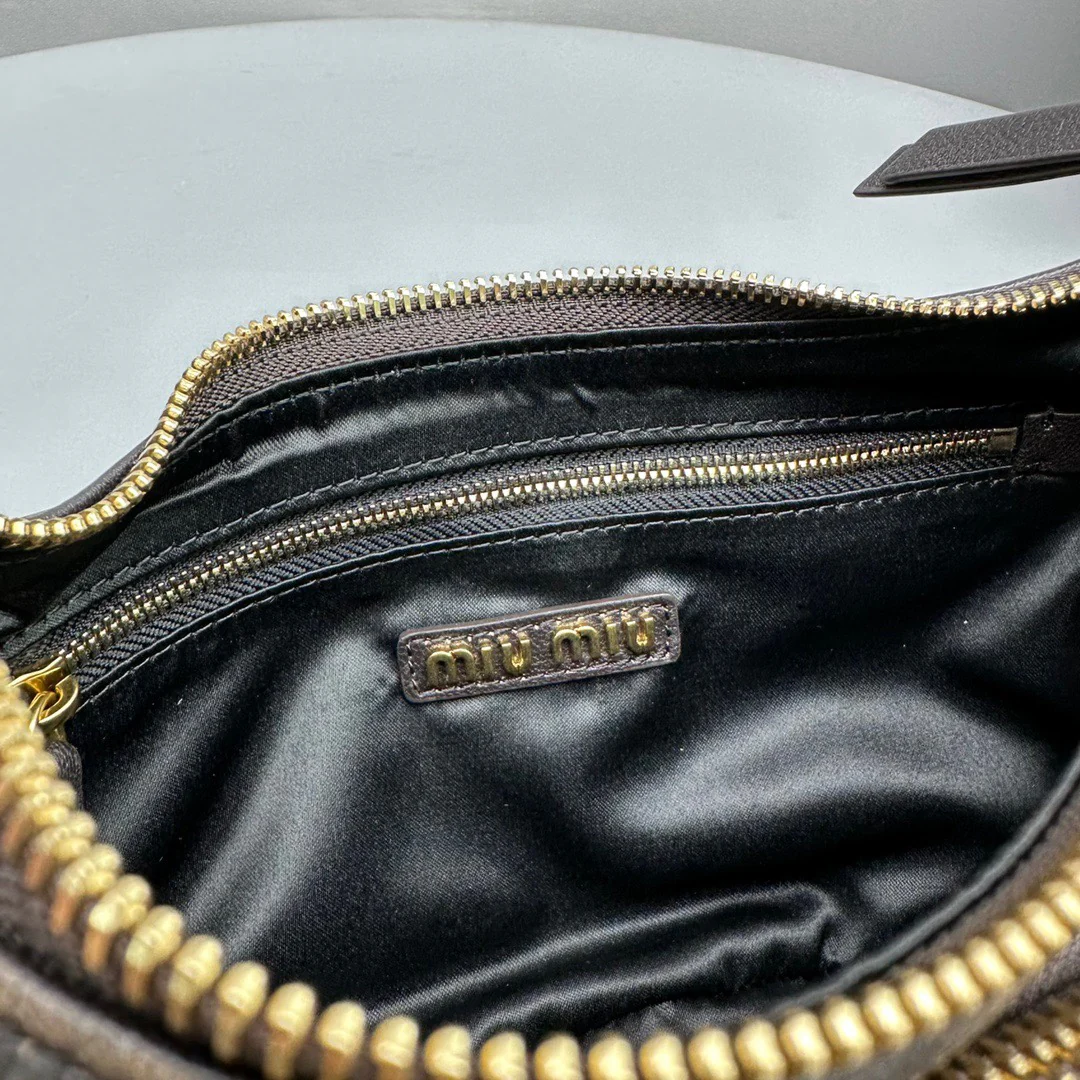 Сумка-карман Miu Miu из кожи наппа — винтажный коричневый