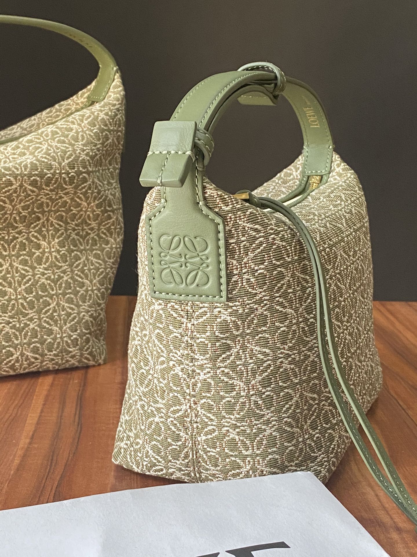 Ланч-бокс Loewe Cubi, маленький, из белой ткани с вышивкой, 1 шт.