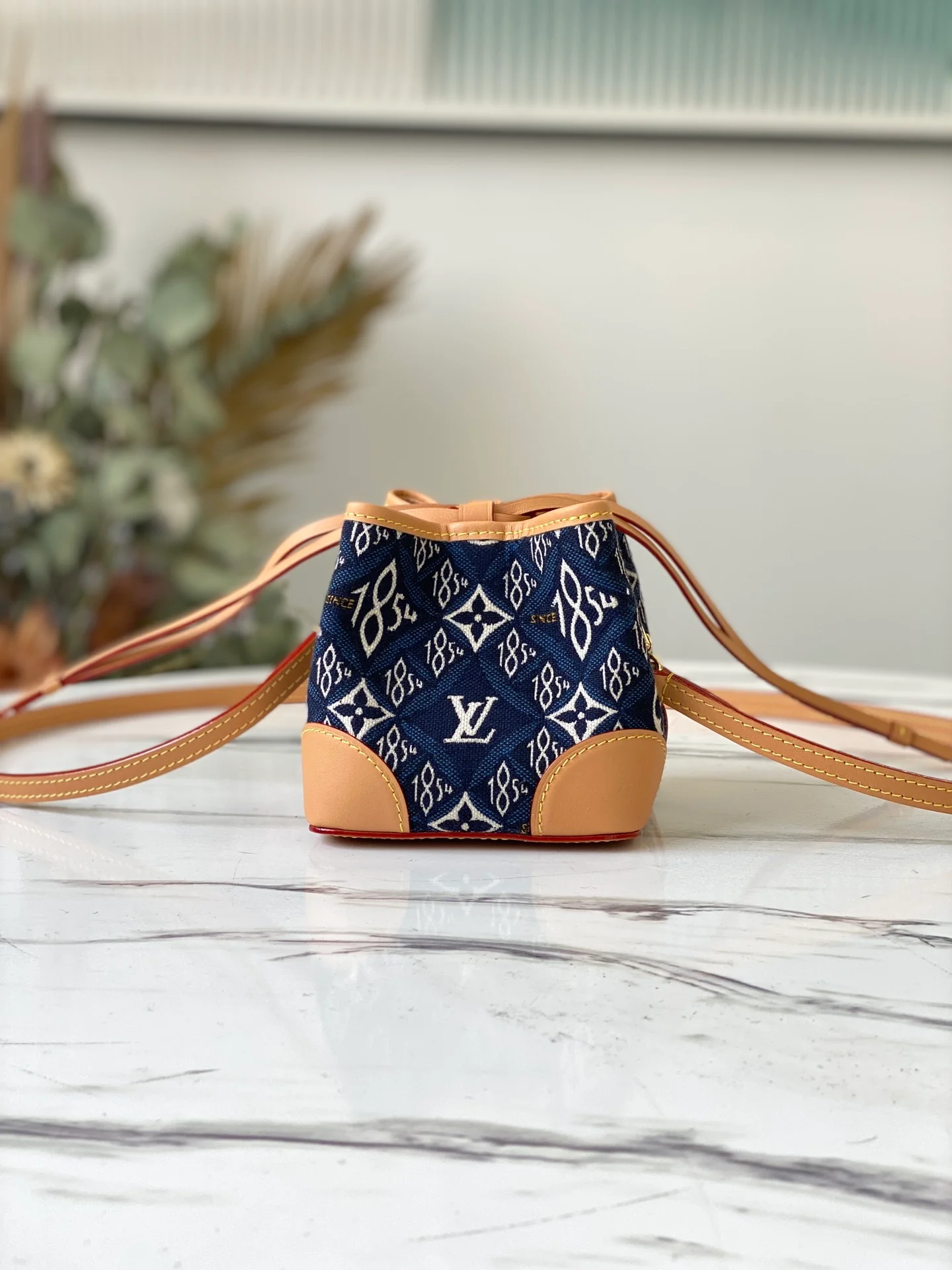 lv-m57447-noe-purse-bucket bag