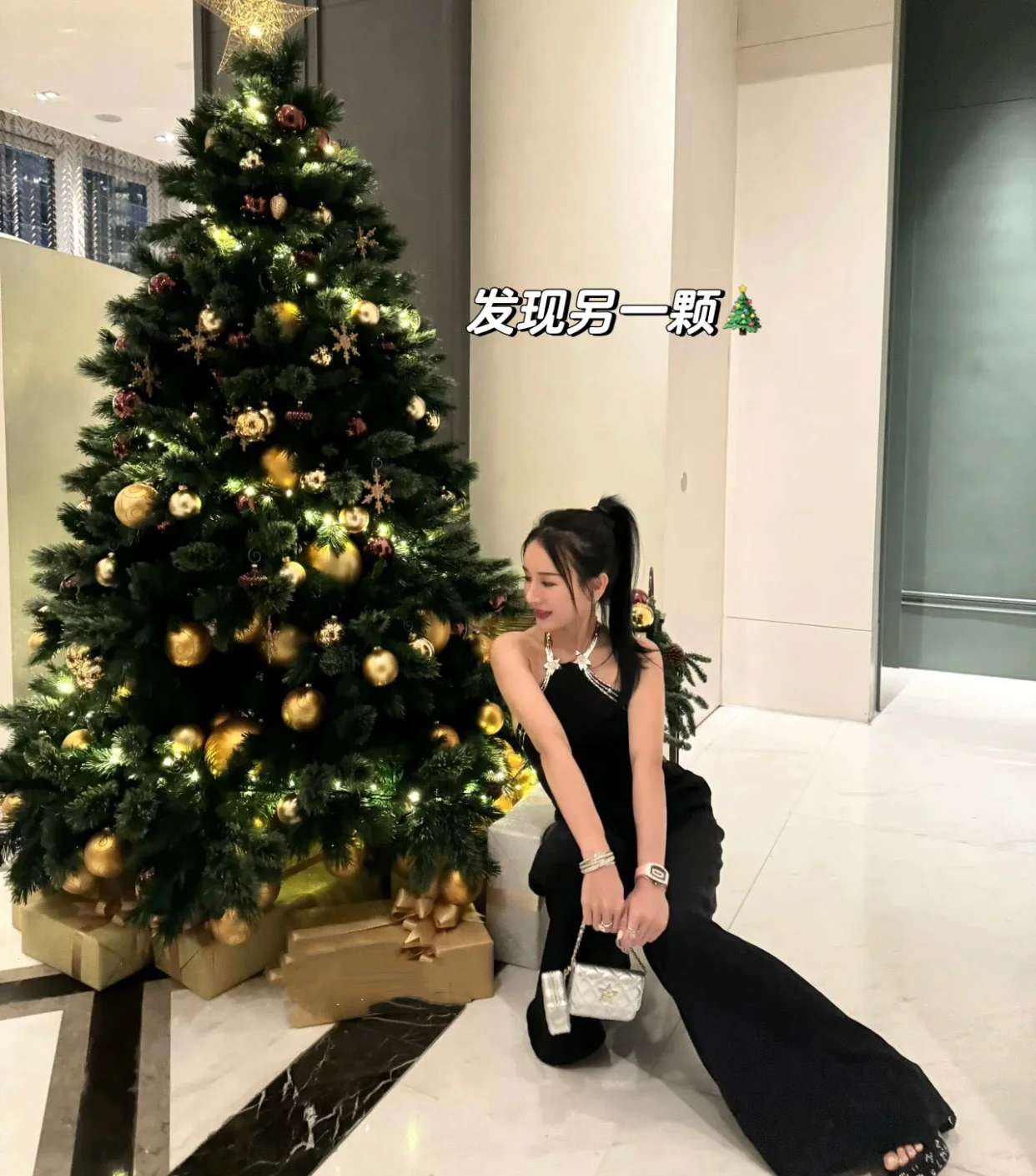 Новинка весны/лета от Chanel - Мини-сумка через плечо Chanel 24c - Серебристая