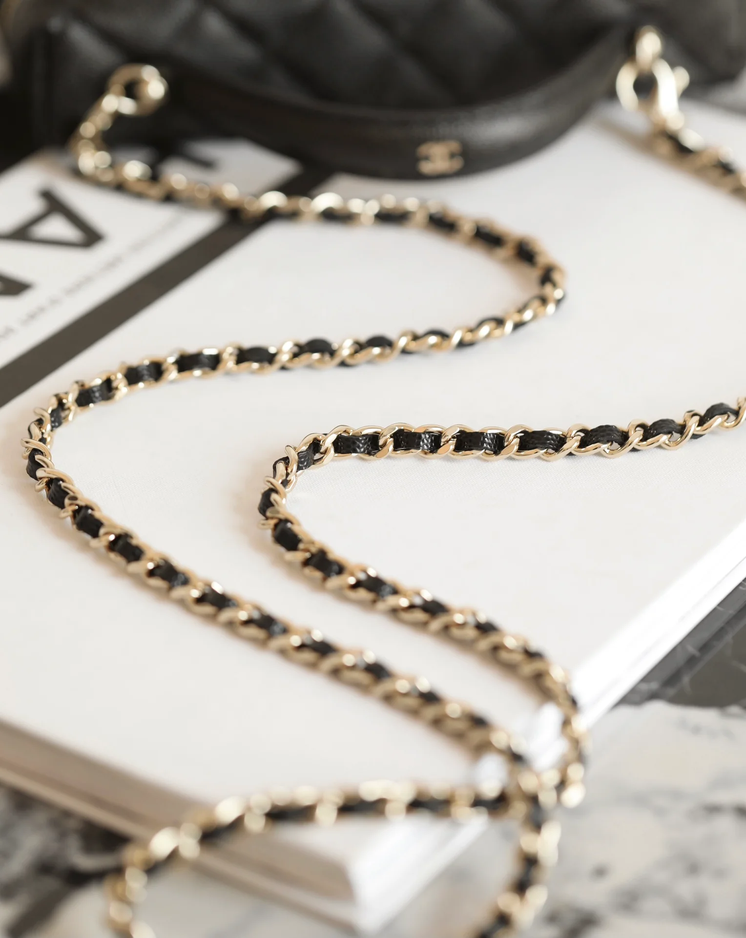 Chanel - Длинная коробчатая сумка-клатч - Черная