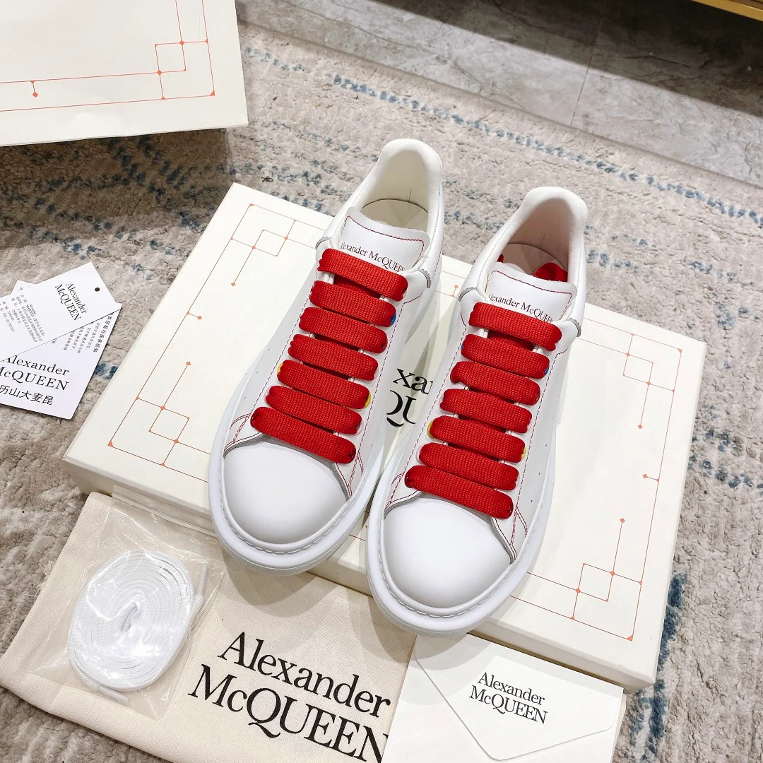 McQueen - Классические белые кроссовки - Полосатый верх - Красный