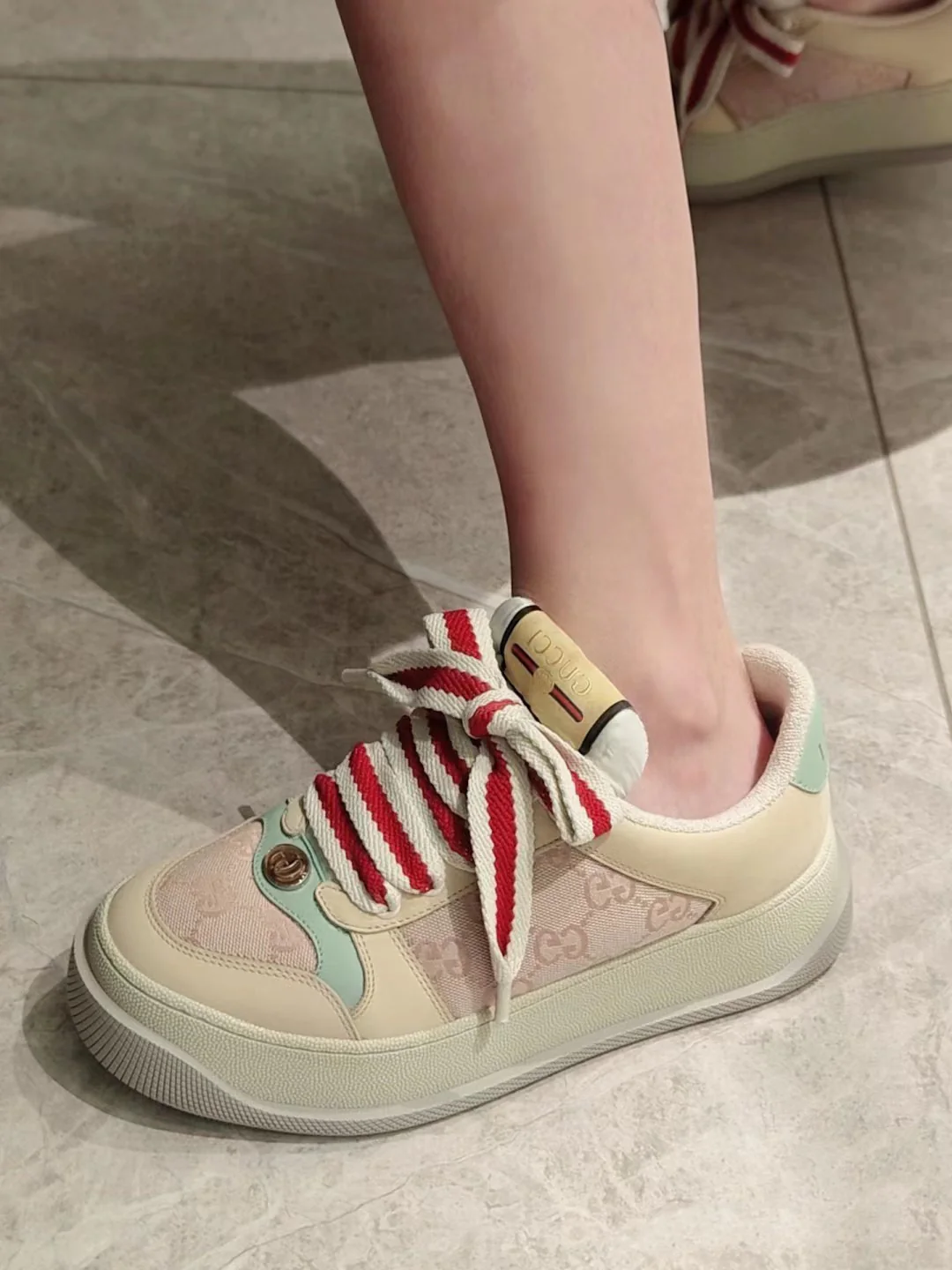 Новинка Gucci 2023 года - Туфли на платформе Dirty Shoes - Розовые