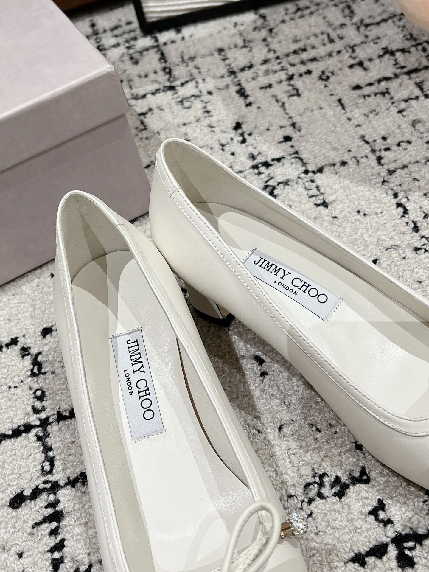 Туфли на низком каблуке с квадратным носком Jimmy 2024 - белые