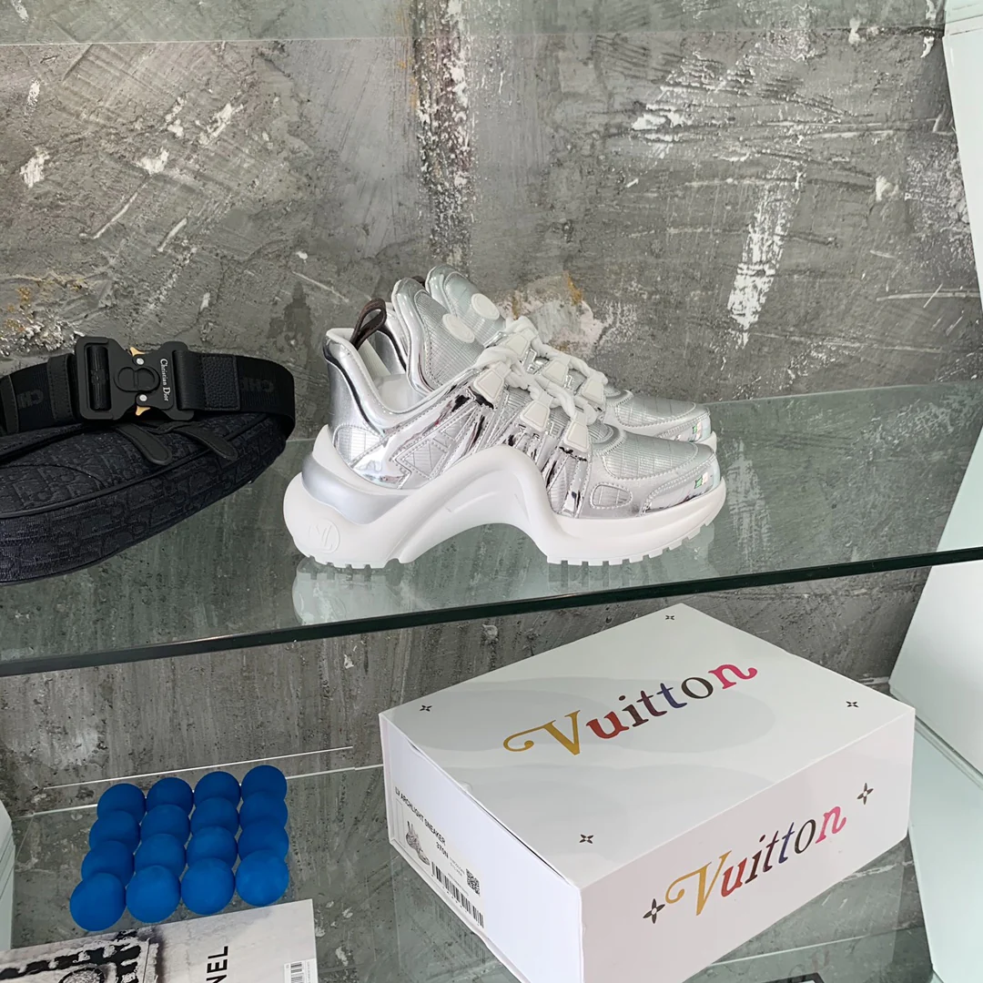 Обувь LV - Массивные кроссовки LV - 12