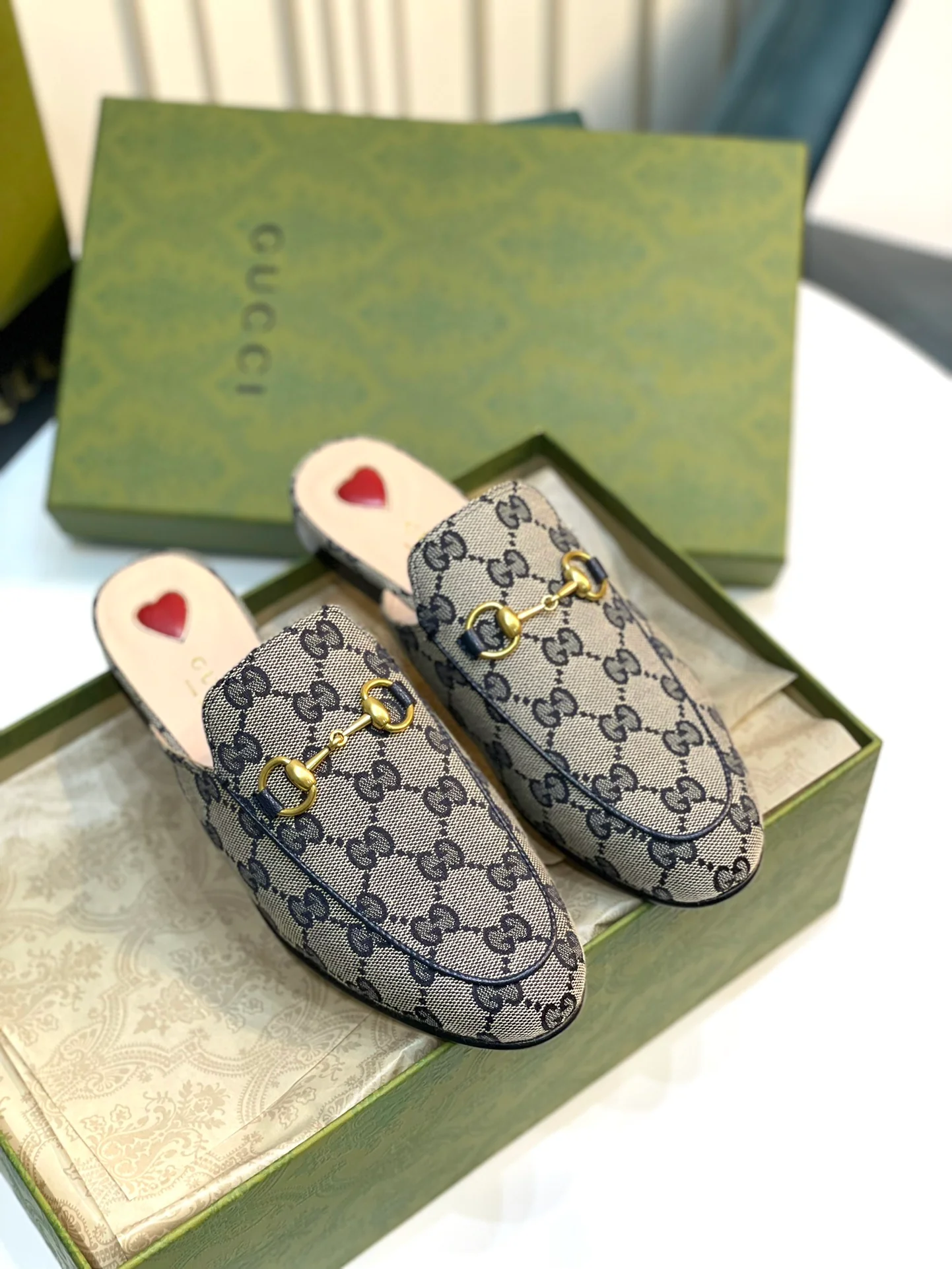 Gucci - Закрытые домашние тапочки