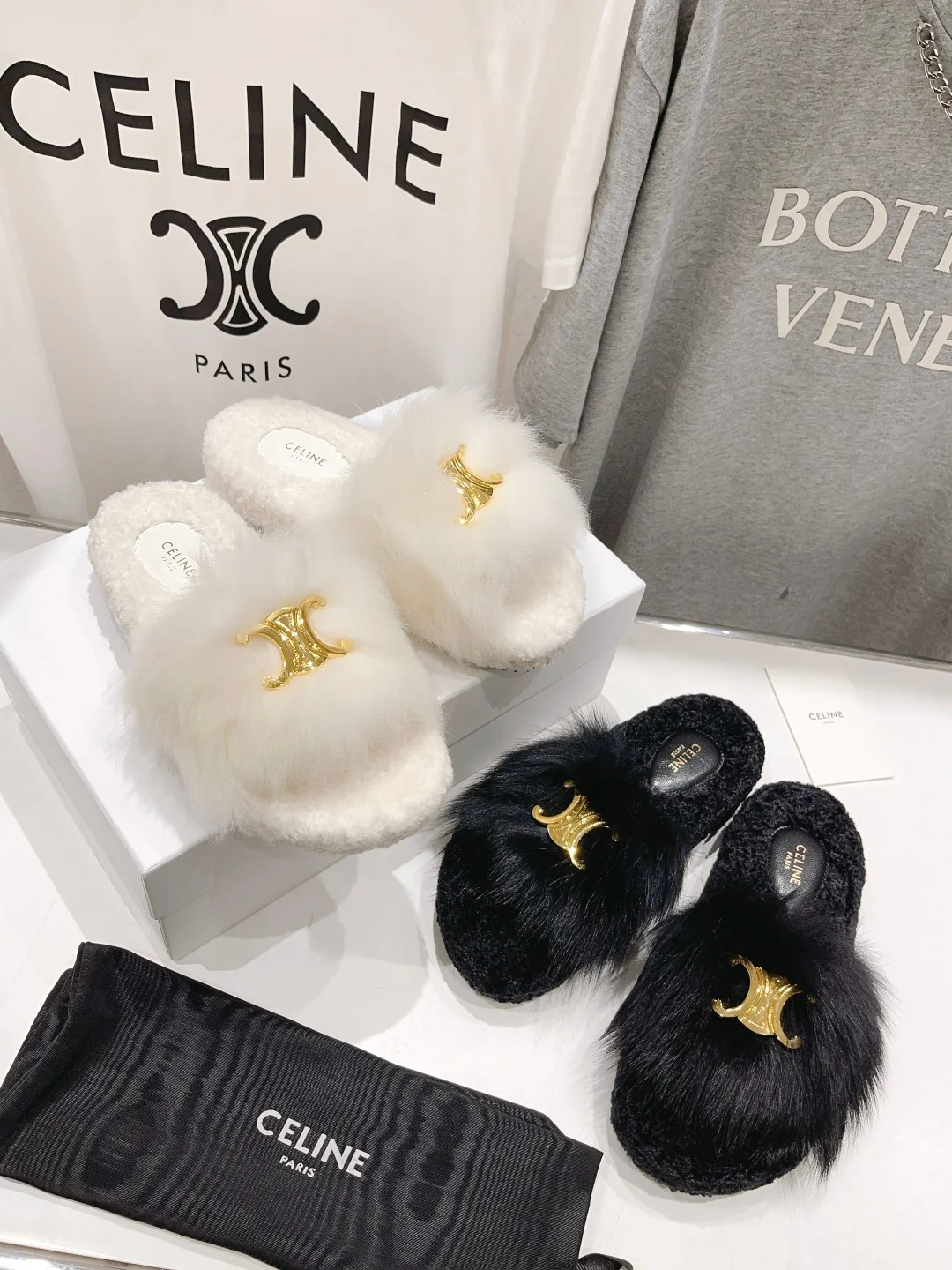 Новинка сезона осень/зима 2023 от Celine - Шерстяные тапочки - Перекрестный крой - Белый - 1