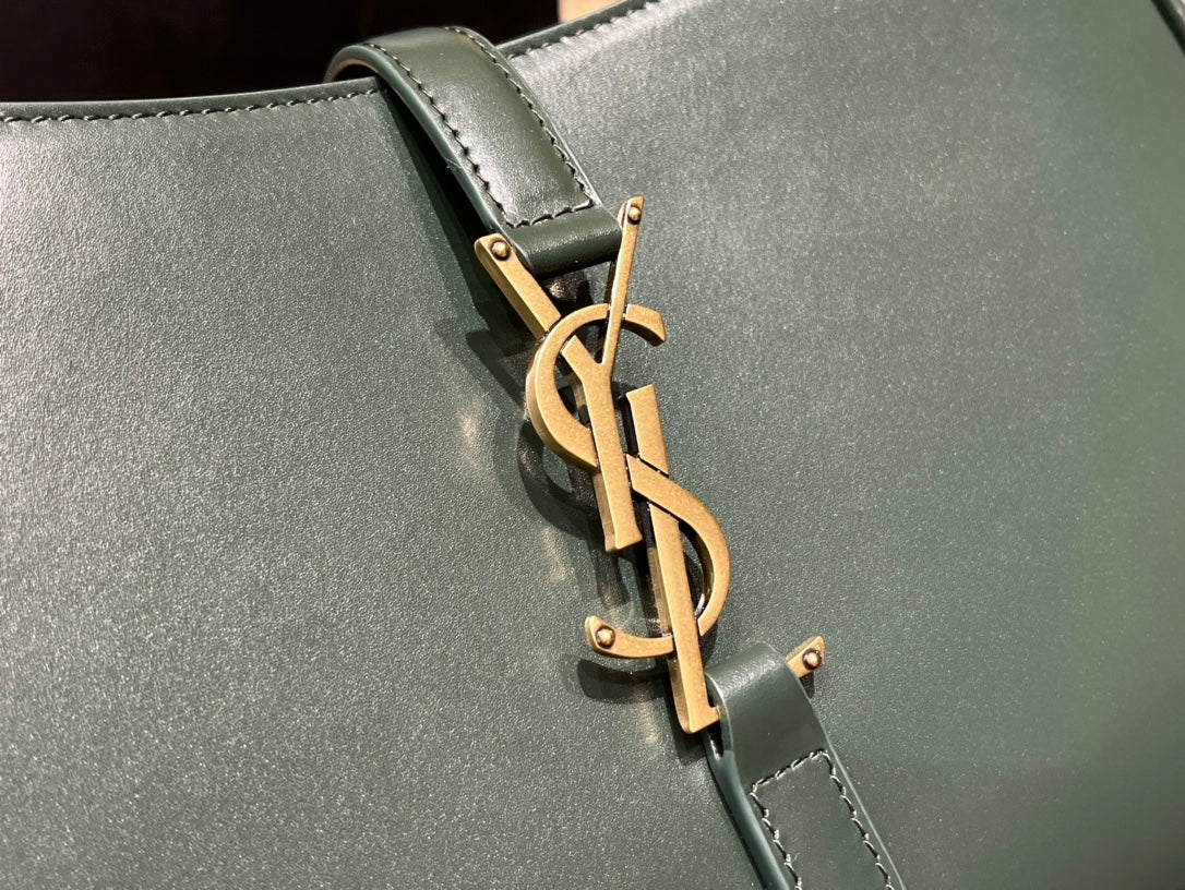 Сумка-седло YSL - зеленая с золотой фурнитурой - гладкая кожа