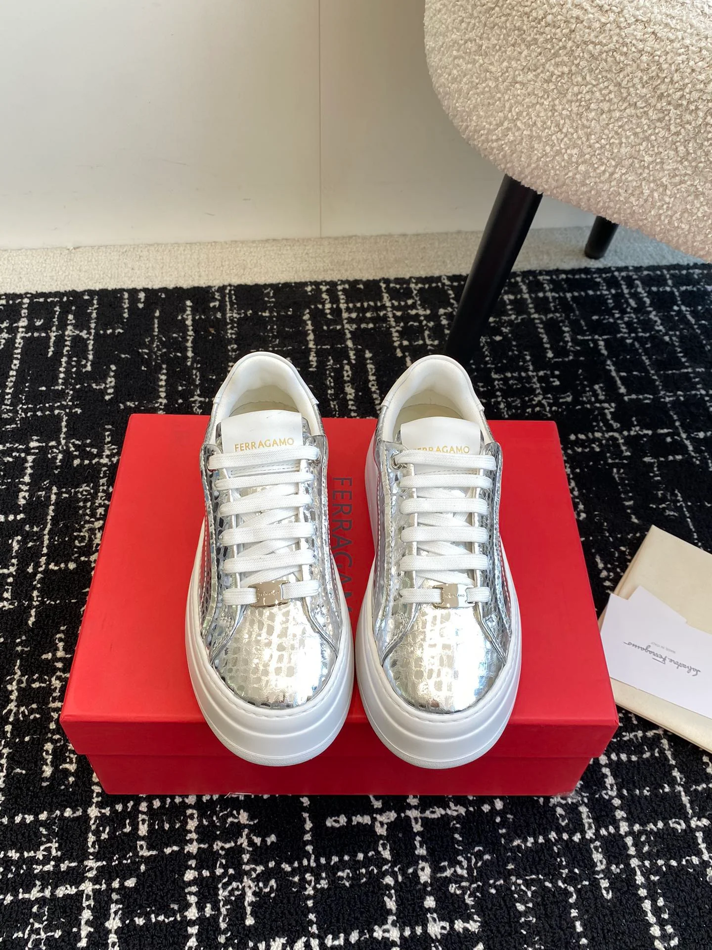 Повседневные туфли на платформе Salvatore Ferragamo 2024 - серебристые