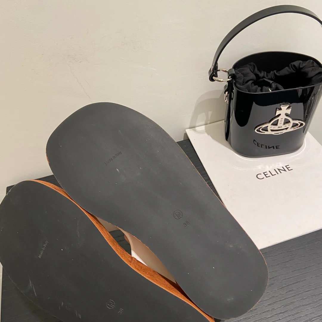 Сандалии-шлепанцы Celine с ремешками