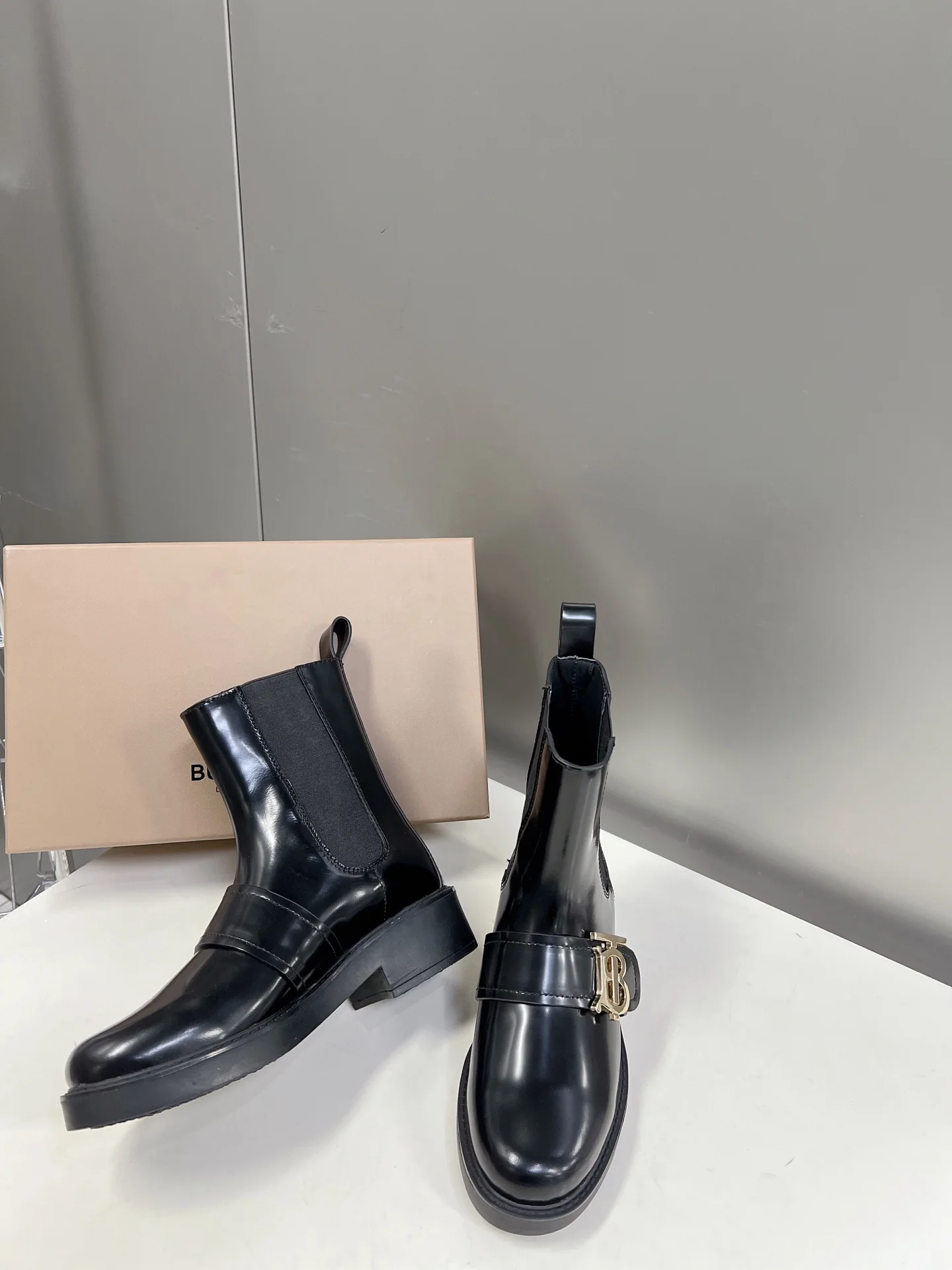 Burberry - Новинка ранней весны - Ботильоны Taobao - 1