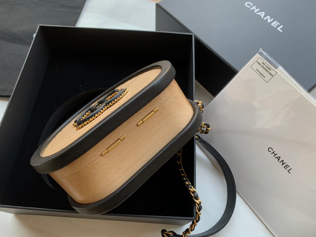 Новинка весны 2022 года от Chanel - Сумка в деревянной коробке - Лимитированная серия