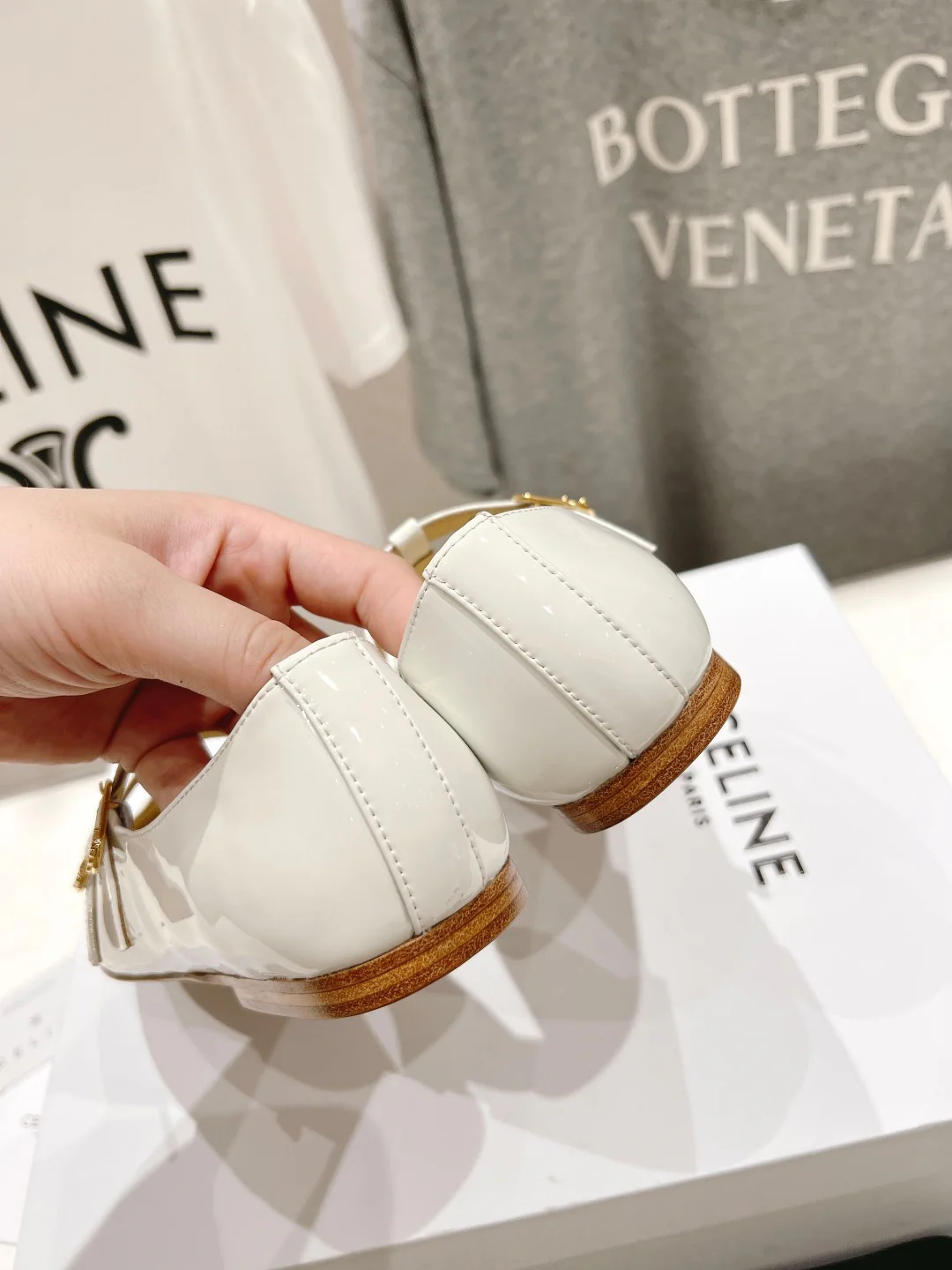 Новинка сезона весна/лето 2023 от Celine - Балетки Мэри Джейн - Белые