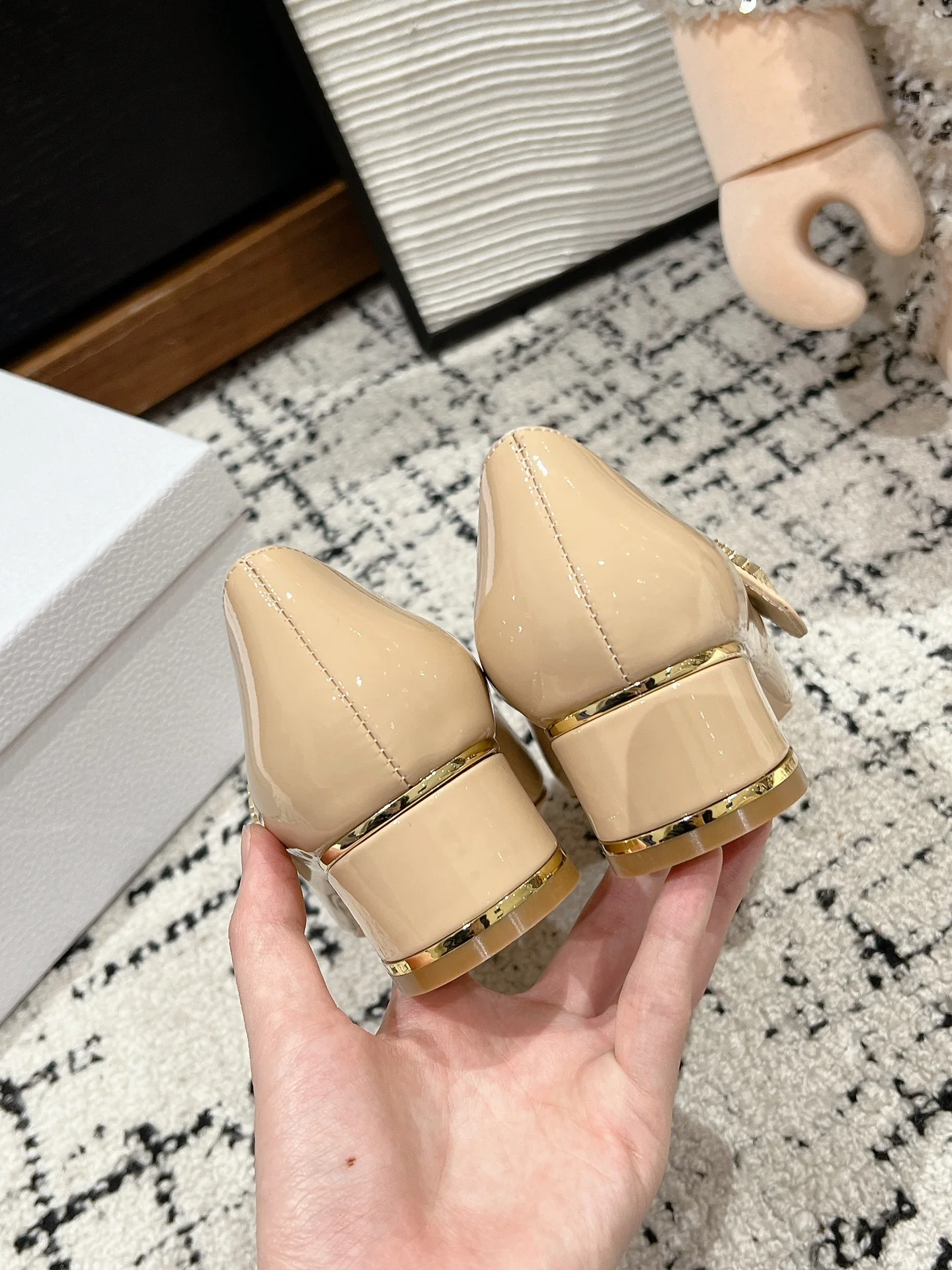 Туфли Dior Mary Jane на низком каблуке — абрикосового цвета