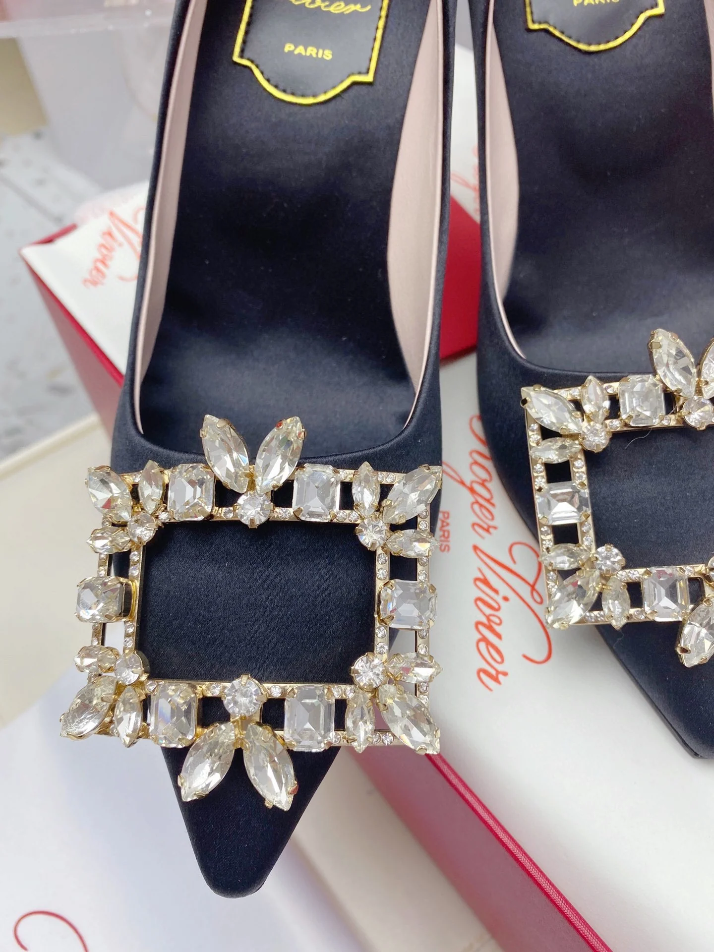 Обувь RV Shoes - Новинка ранней весны 2023 года - Туфли на высоком каблуке с пряжкой в ??виде снежинки - Черные