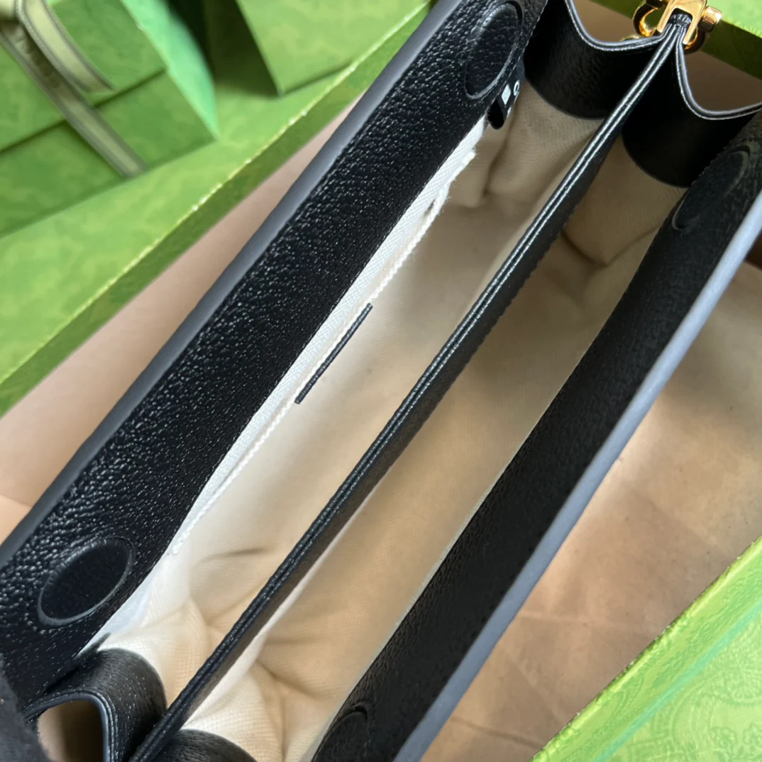 Черная джинсовая сумка Gucci на цепочке через плечо