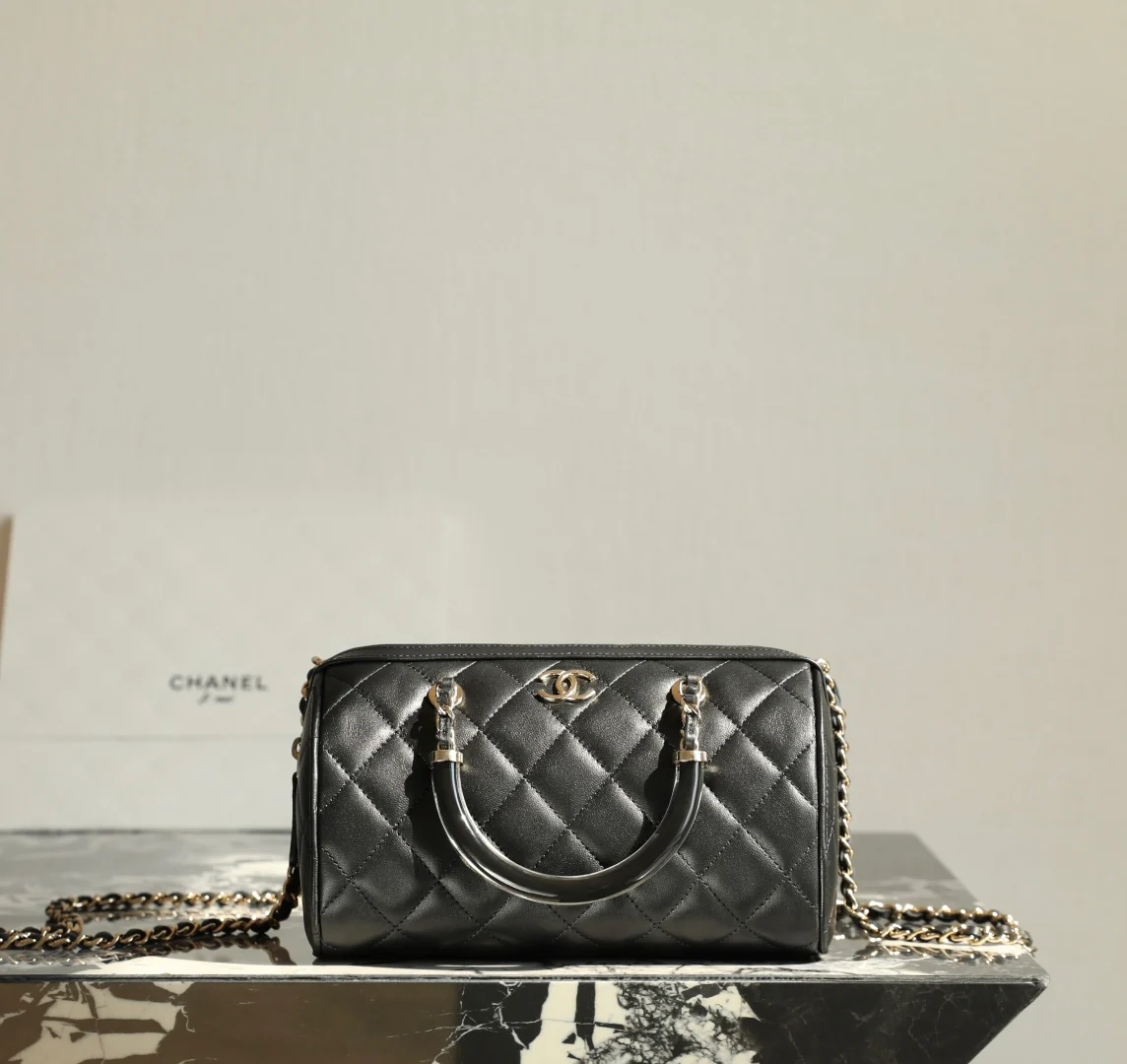 Ручка эмалированная Chanel 25 пенсов???