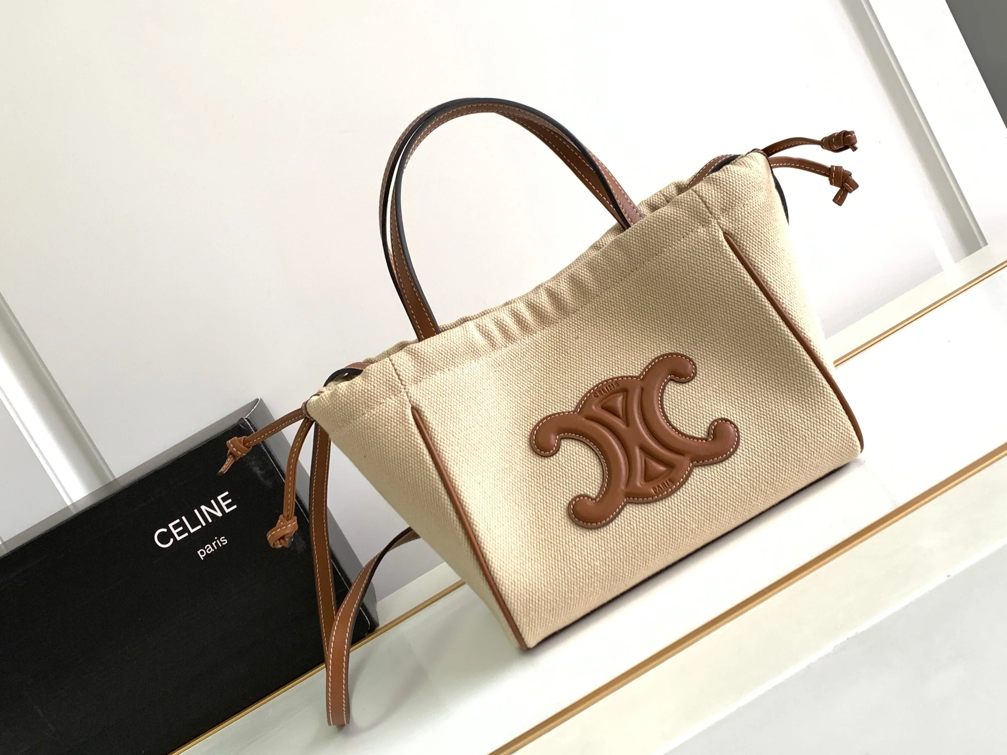 Сумка на завязках Celine Cuir Cabas - Маленькая - Коричневая, из холста