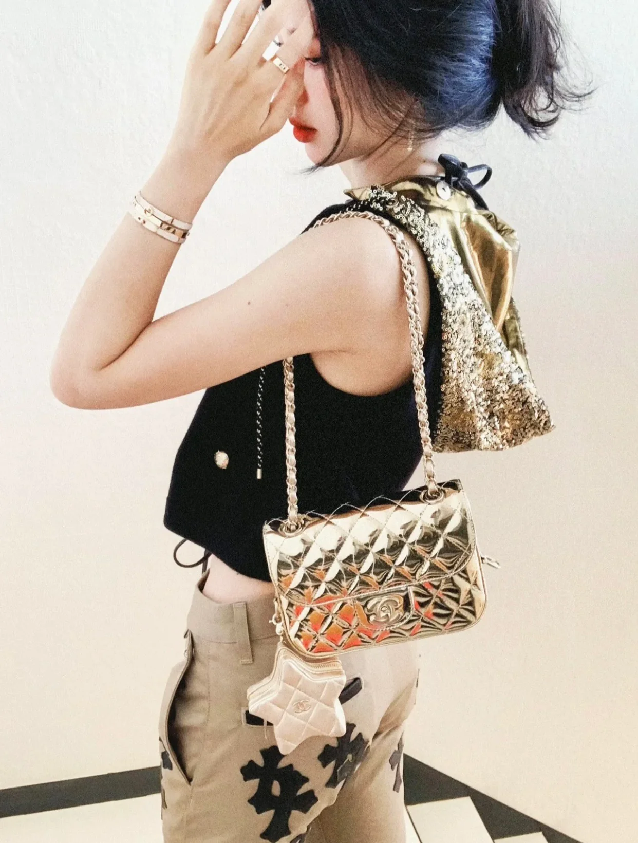 Весенняя коллекция Chanel 24c - Золотой кошелек для монет со звездным узором