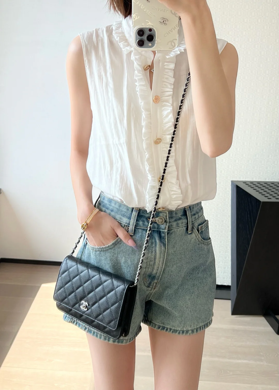 Chanel WOC Черное золото