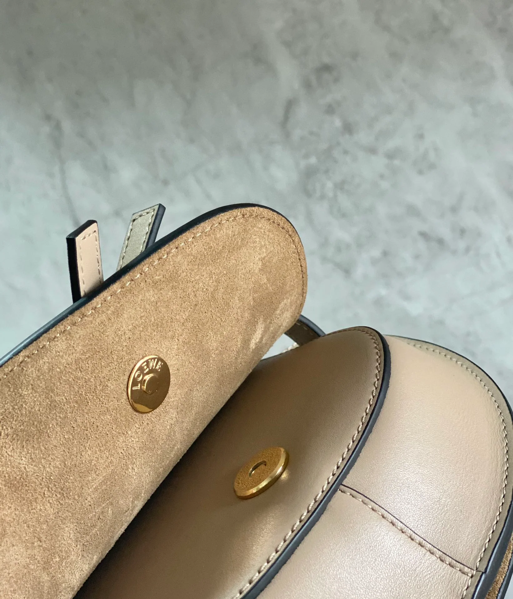 Loewe-gate-dual-apricot-mini