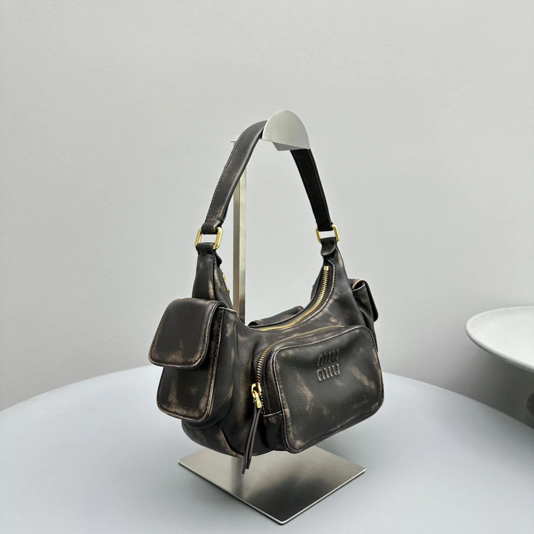 Сумка-карман Miu Miu из кожи наппа — винтажный коричневый