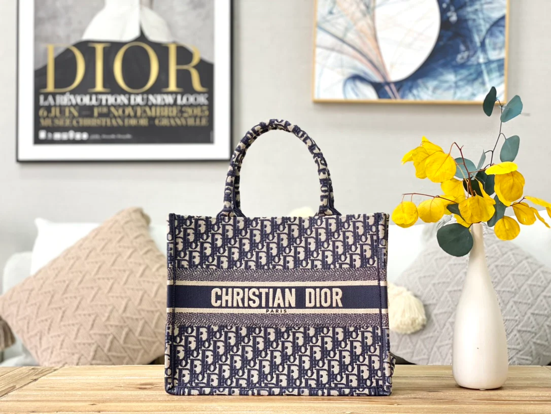 Сумка Dior Book Tote, маленький размер 36-5 см, темно-синяя канва Monogram - 1 шт.