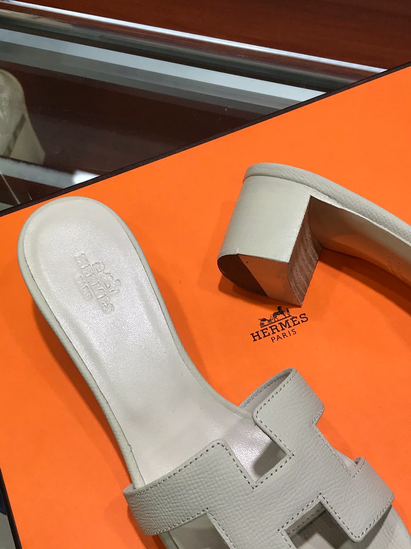 Сандалии Hermes на среднем каблуке-1