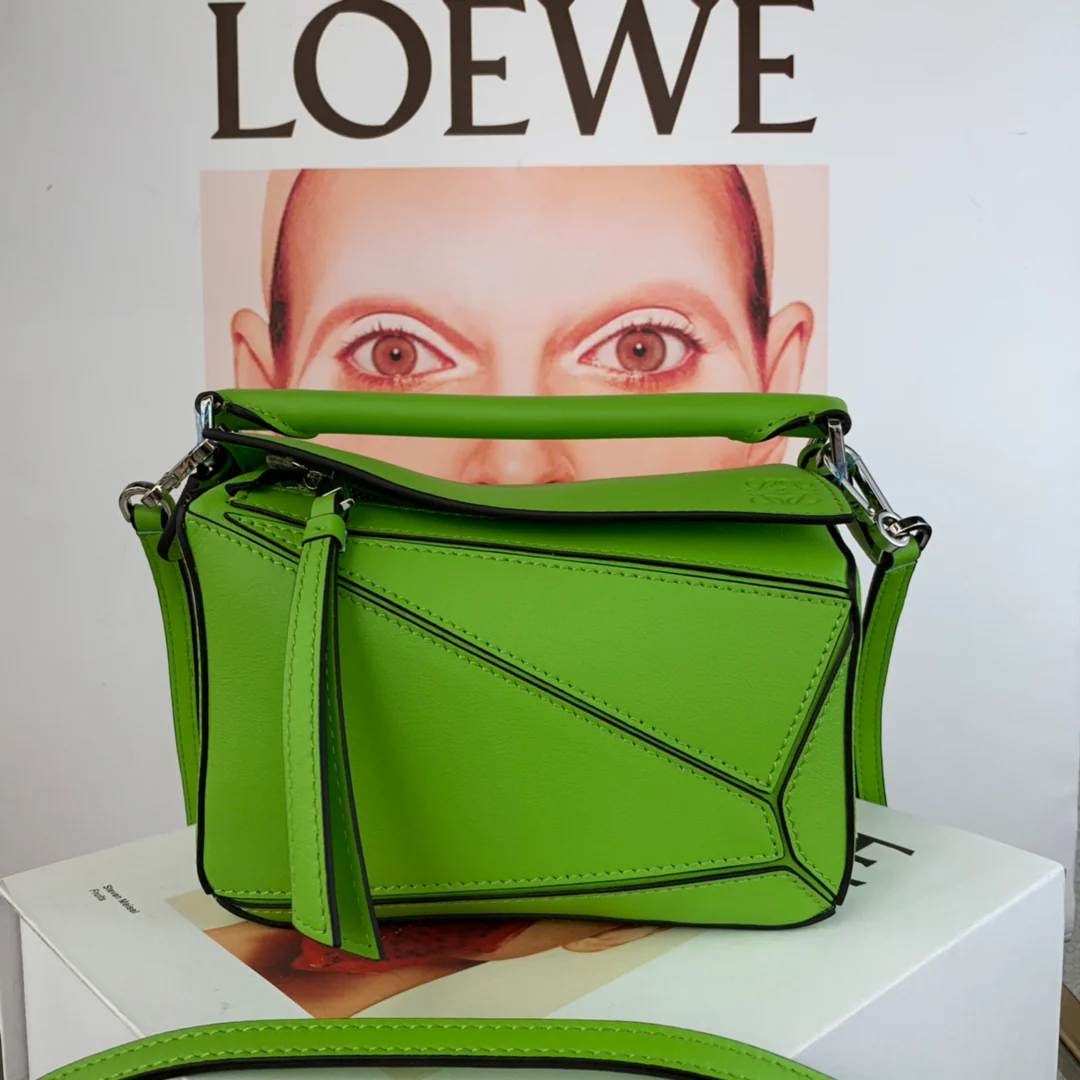 Сумка-головоломка Loewe, мини-модель, из телячьей кожи, размер 11.
