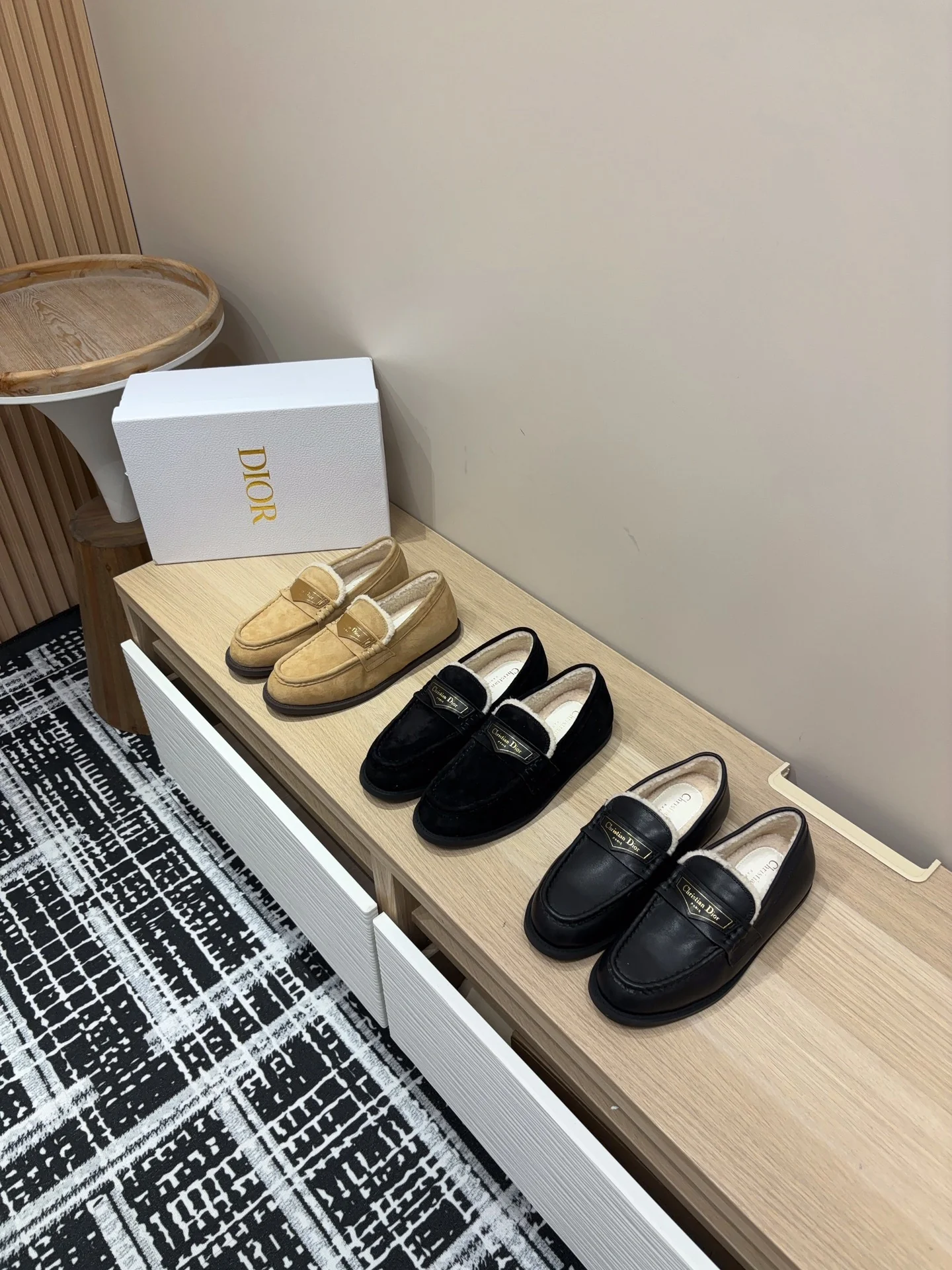 Флисовые лоферы Dior 2024 — изображение из коллекции