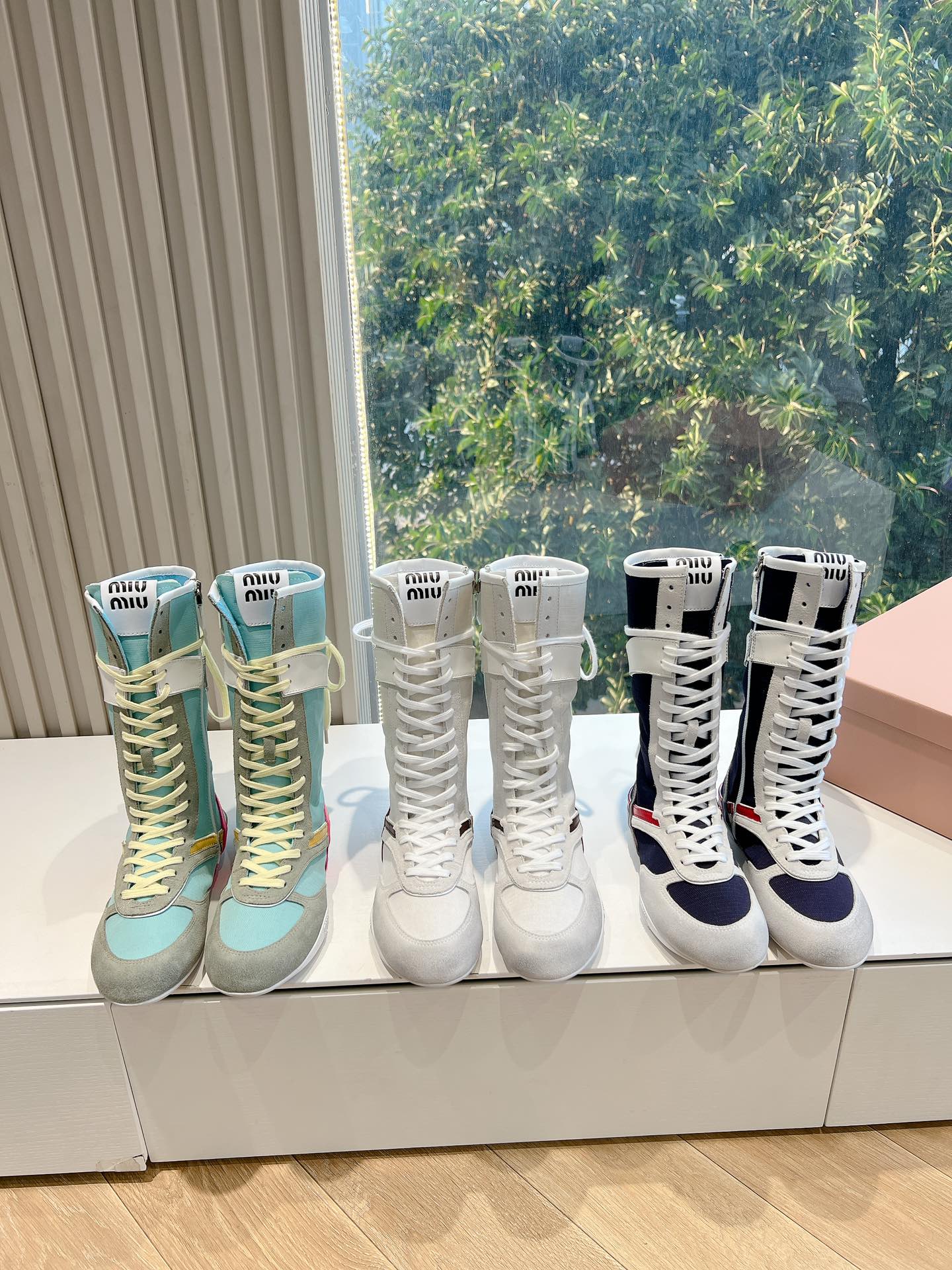 Ботинки для верховой езды Miu Miu 2025 — изображение из коллекции