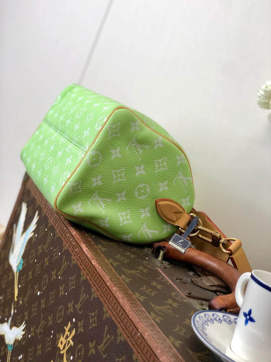 LV-m14063-speedy-p9-bandouliere-avocado green