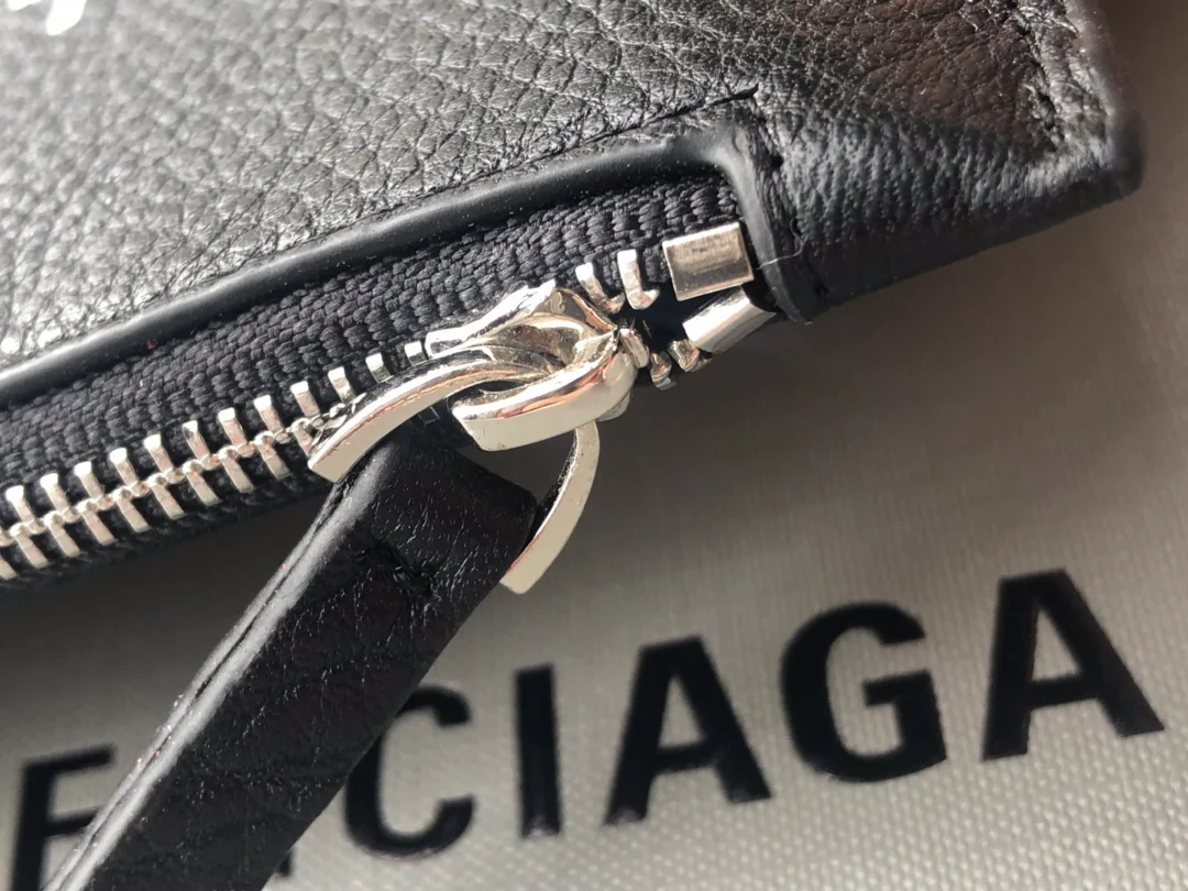 Balenciaga-新款拉链扁长夹