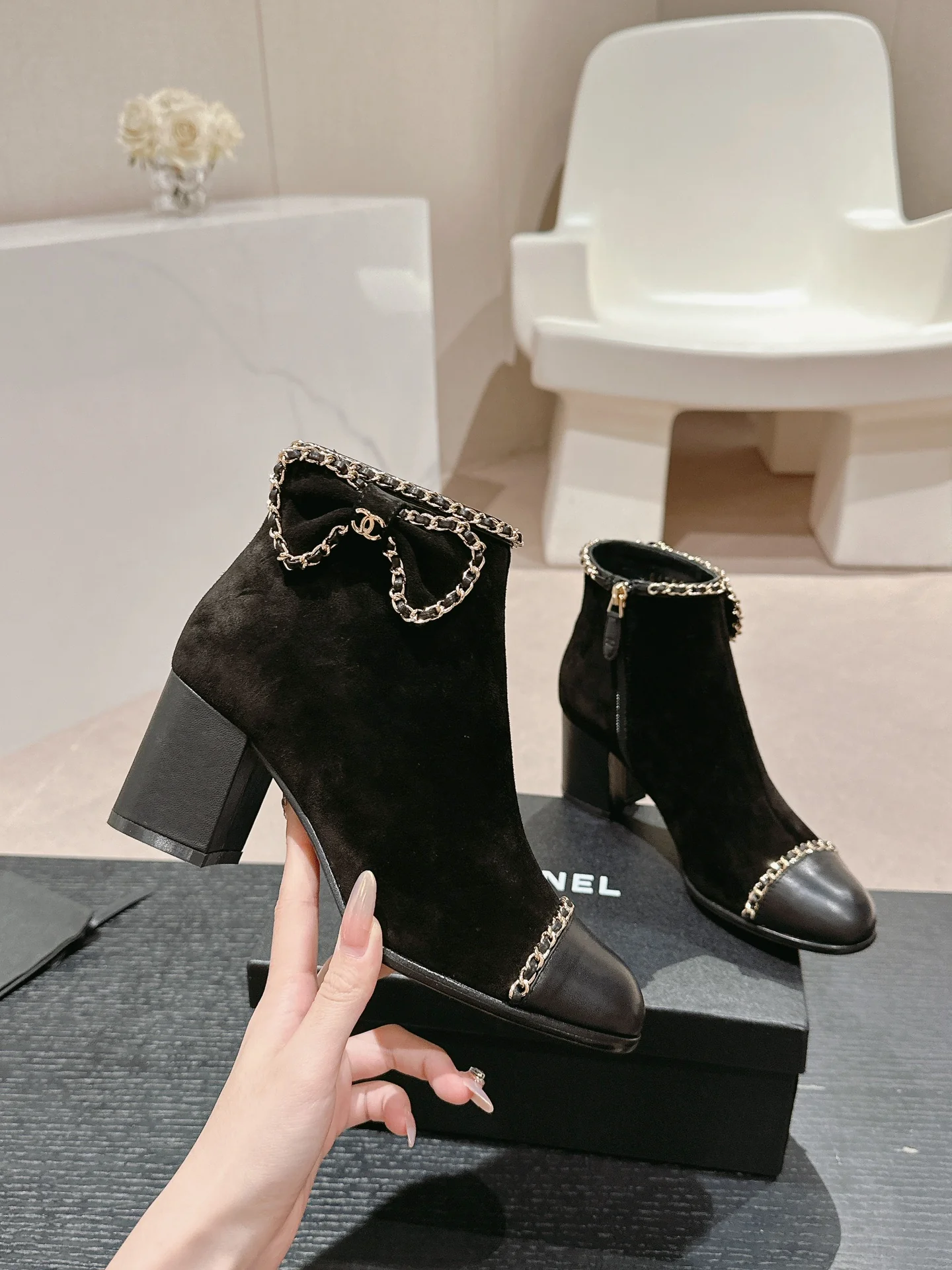 Ботинки на высоком каблуке Chanel 2024 Ribbon - черные
