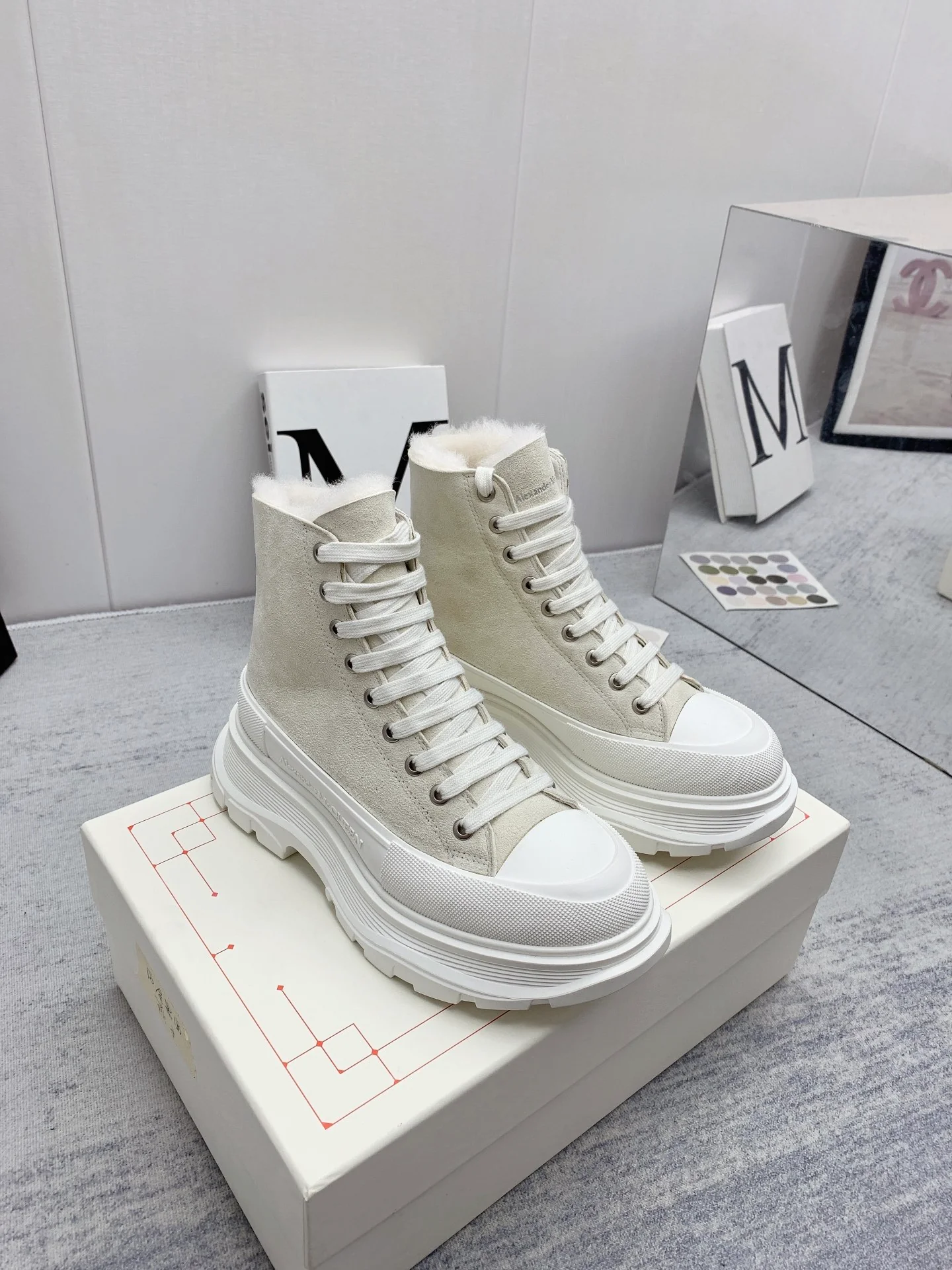 McQueen - Высокие кроссовки с меховой отделкой - Унисекс