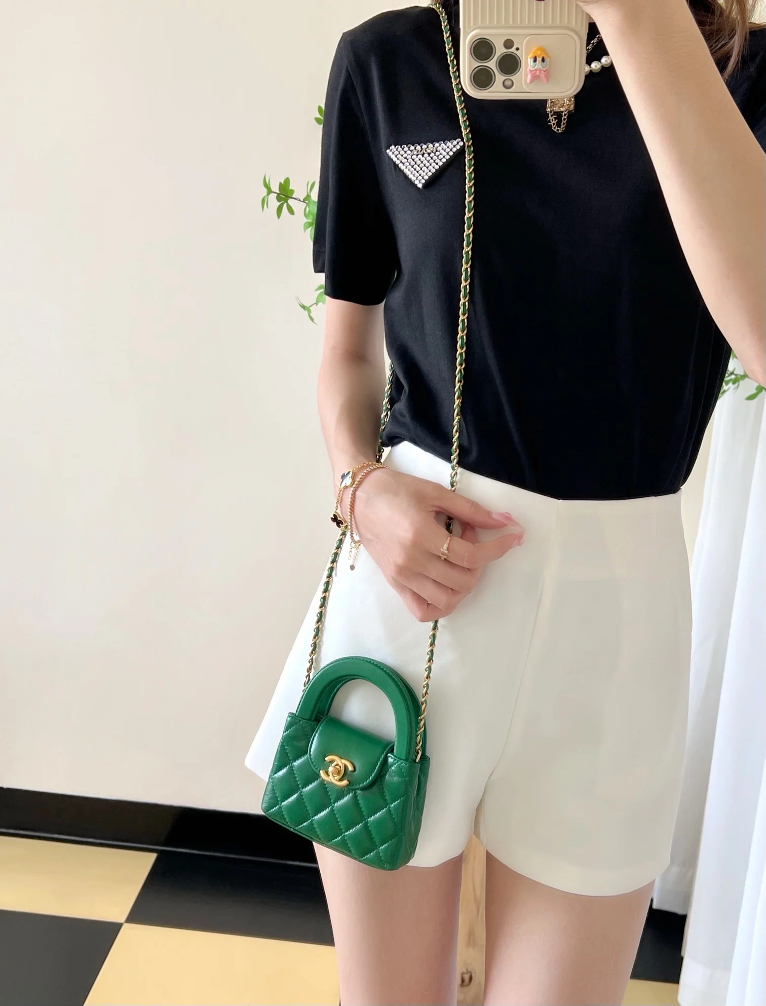 Мини-сумочка Chanel Kelly на цепочке - изумрудно-зеленая