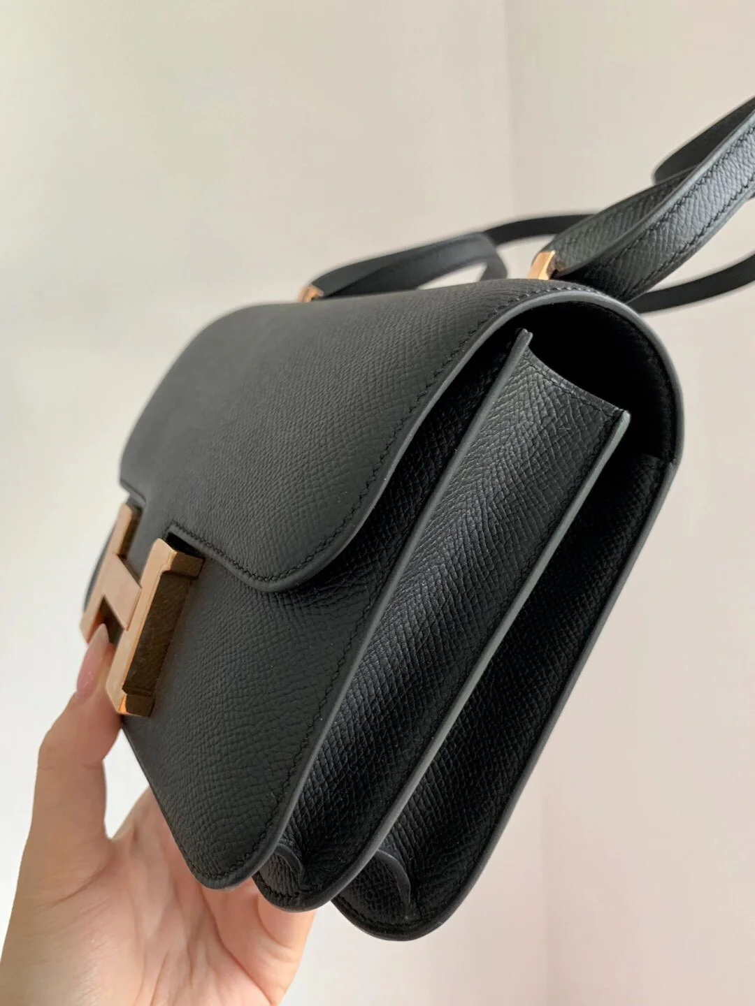 Hermes Constance Mini 19 Черная пряжка Epsom из розового золота