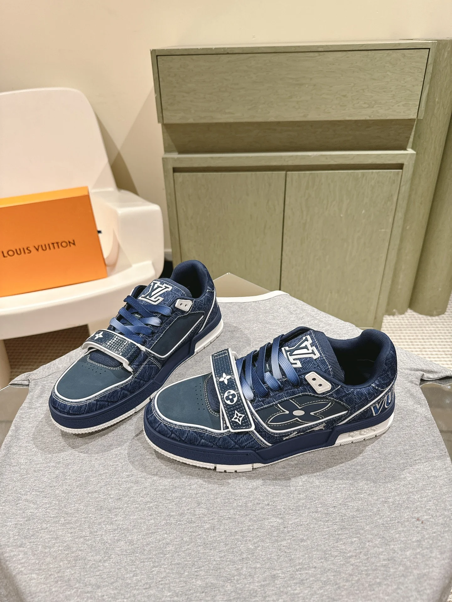 LV-2024-Кроссовки-Синие-1