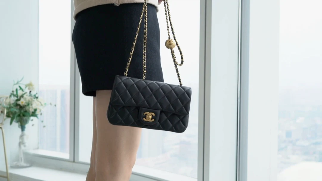 Chanel 23c Gold Ball Mini Black