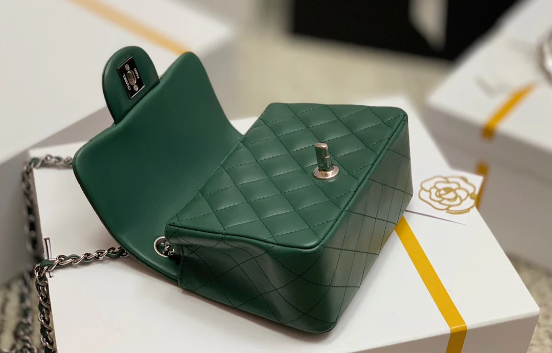 Chanel - Квадратный толстяк - Зеленая с серебряной пряжкой - 17 см