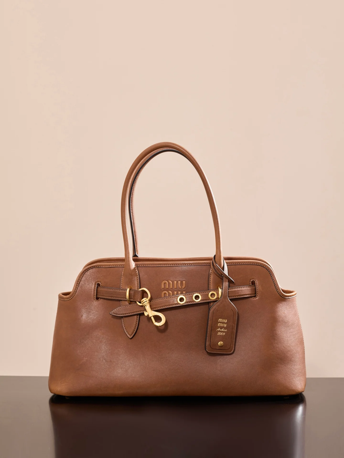 Сумка Miu Miu-5bg310m1680-????? из овечьей кожи, горизонтальная, коричневая.