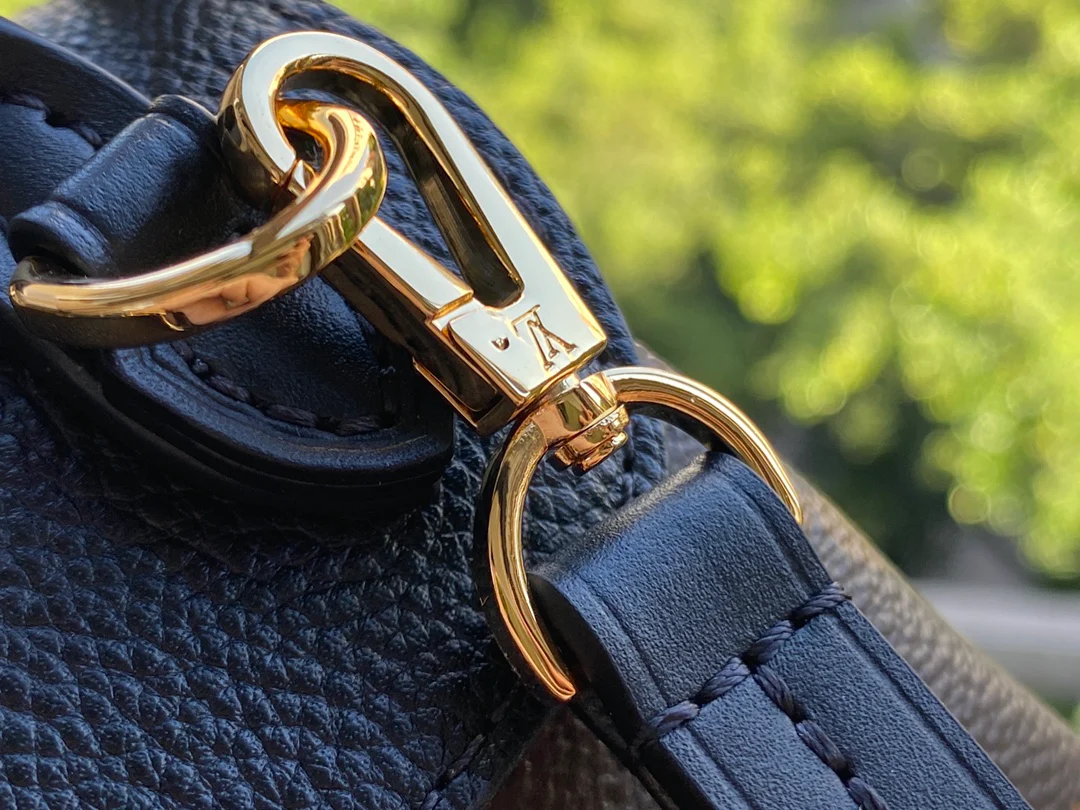 lv-m45516-black mini-montsouris-bb-back bag