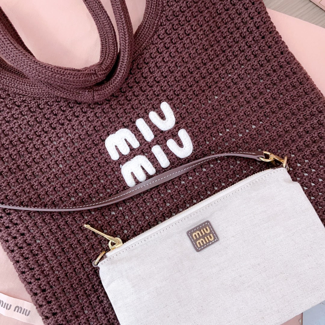 Вязаная хлопковая сумка-тоут Miu Miu 5bg231, темно-коричневая.